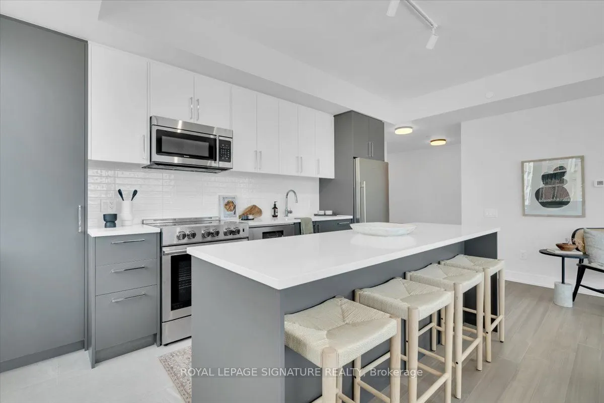 664 Spadina Avenue, #602