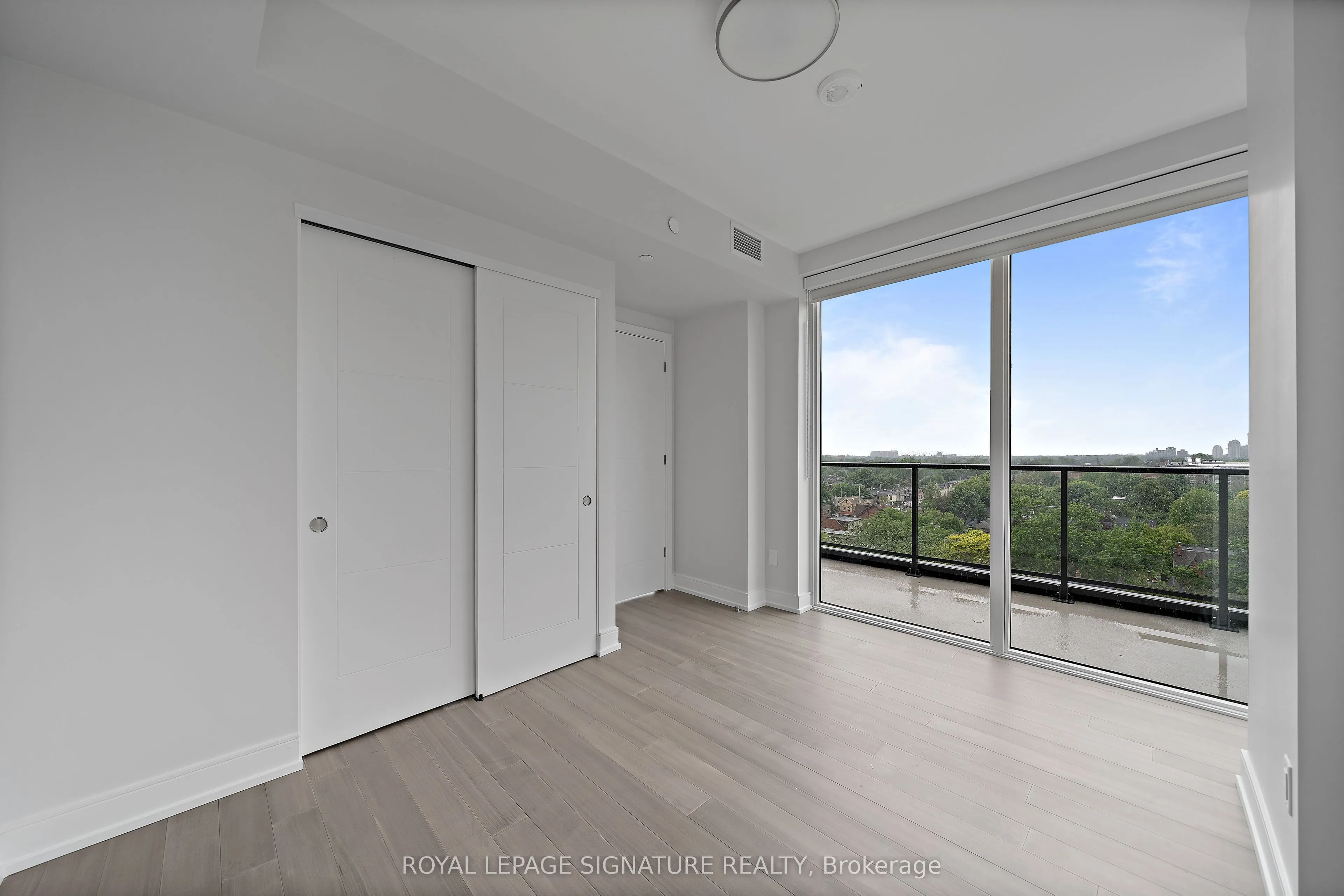 664 Spadina Avenue SW, #901