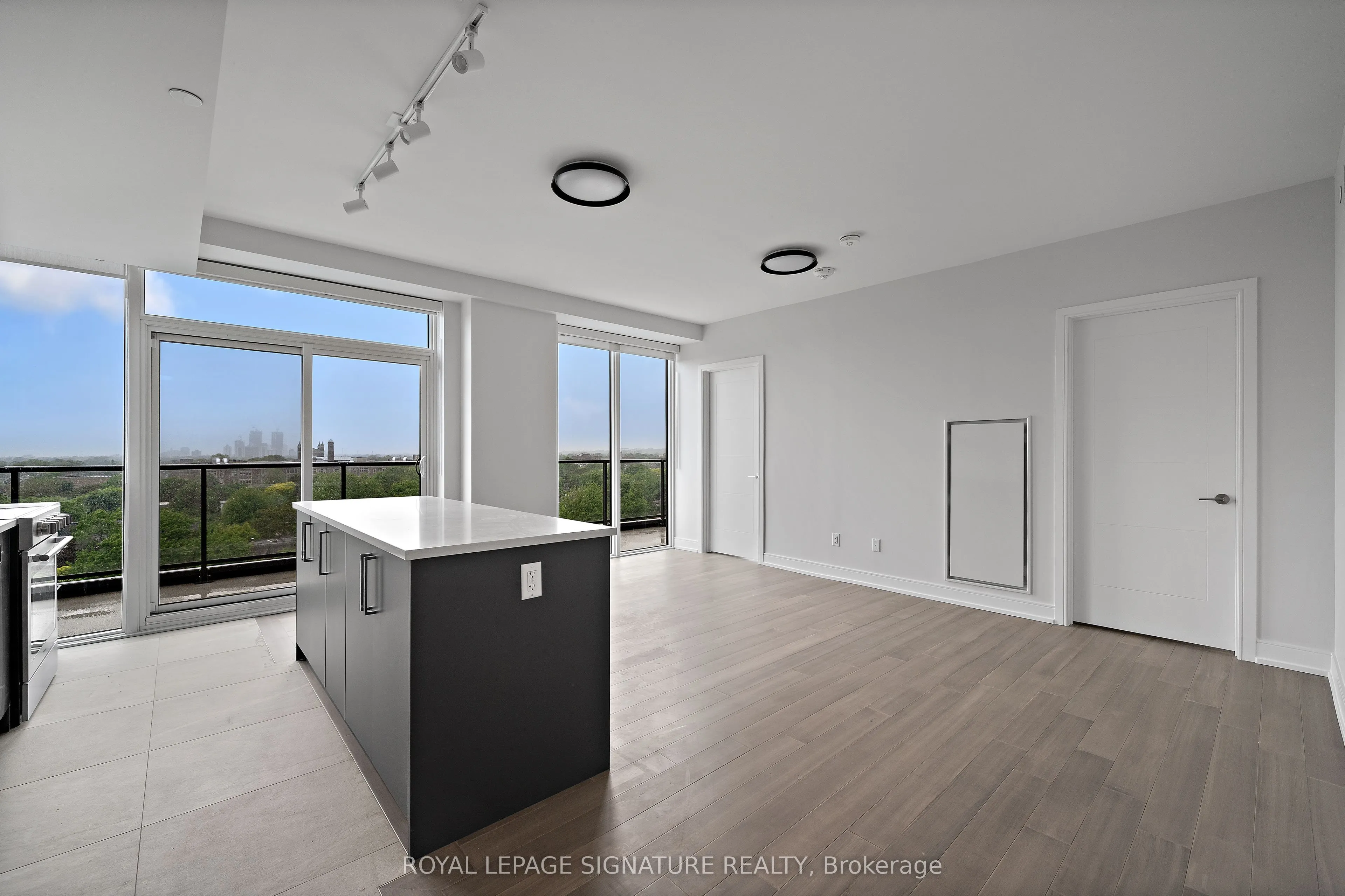664 Spadina Avenue SW, #901