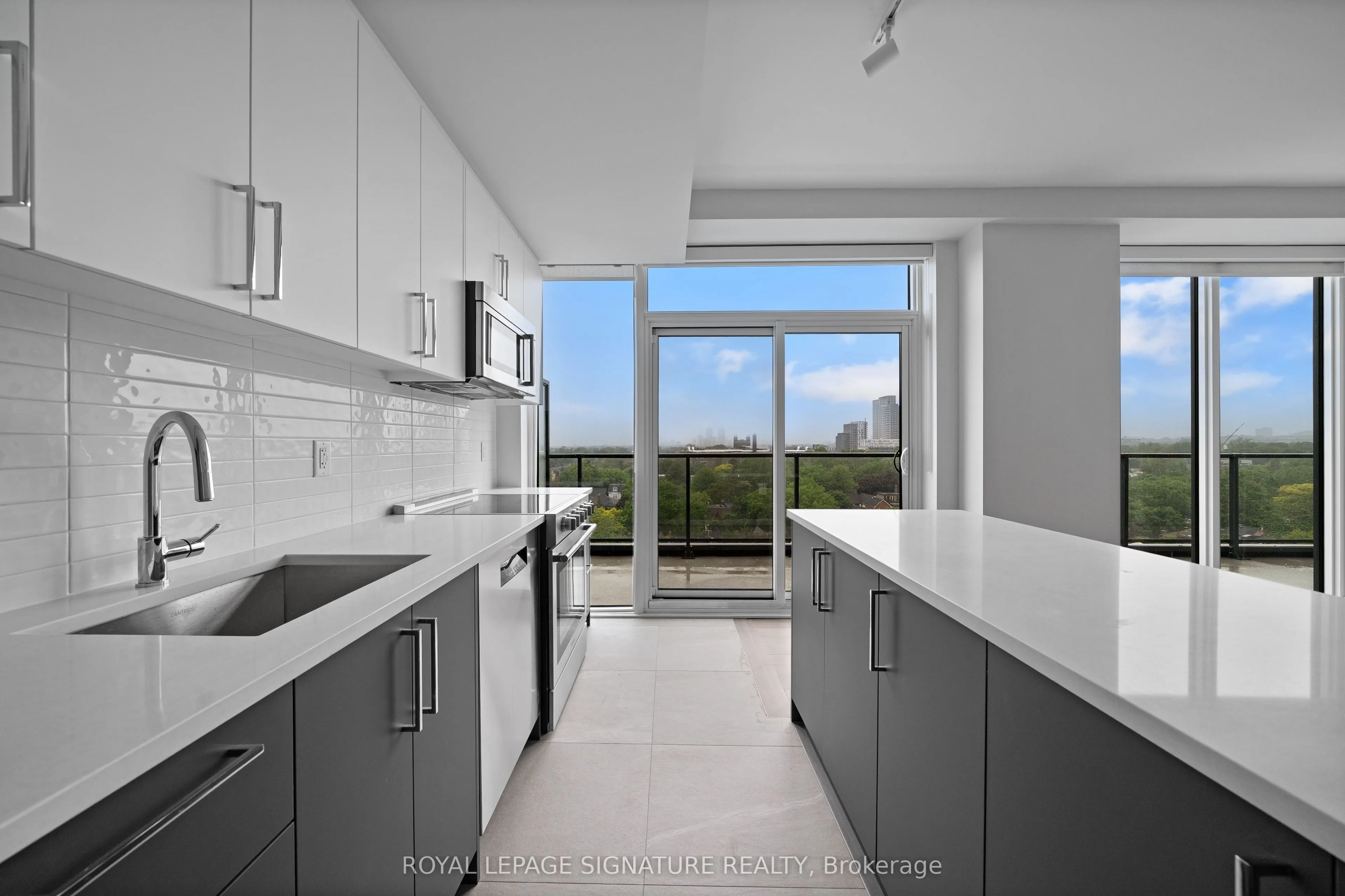 664 Spadina Avenue SW, #901