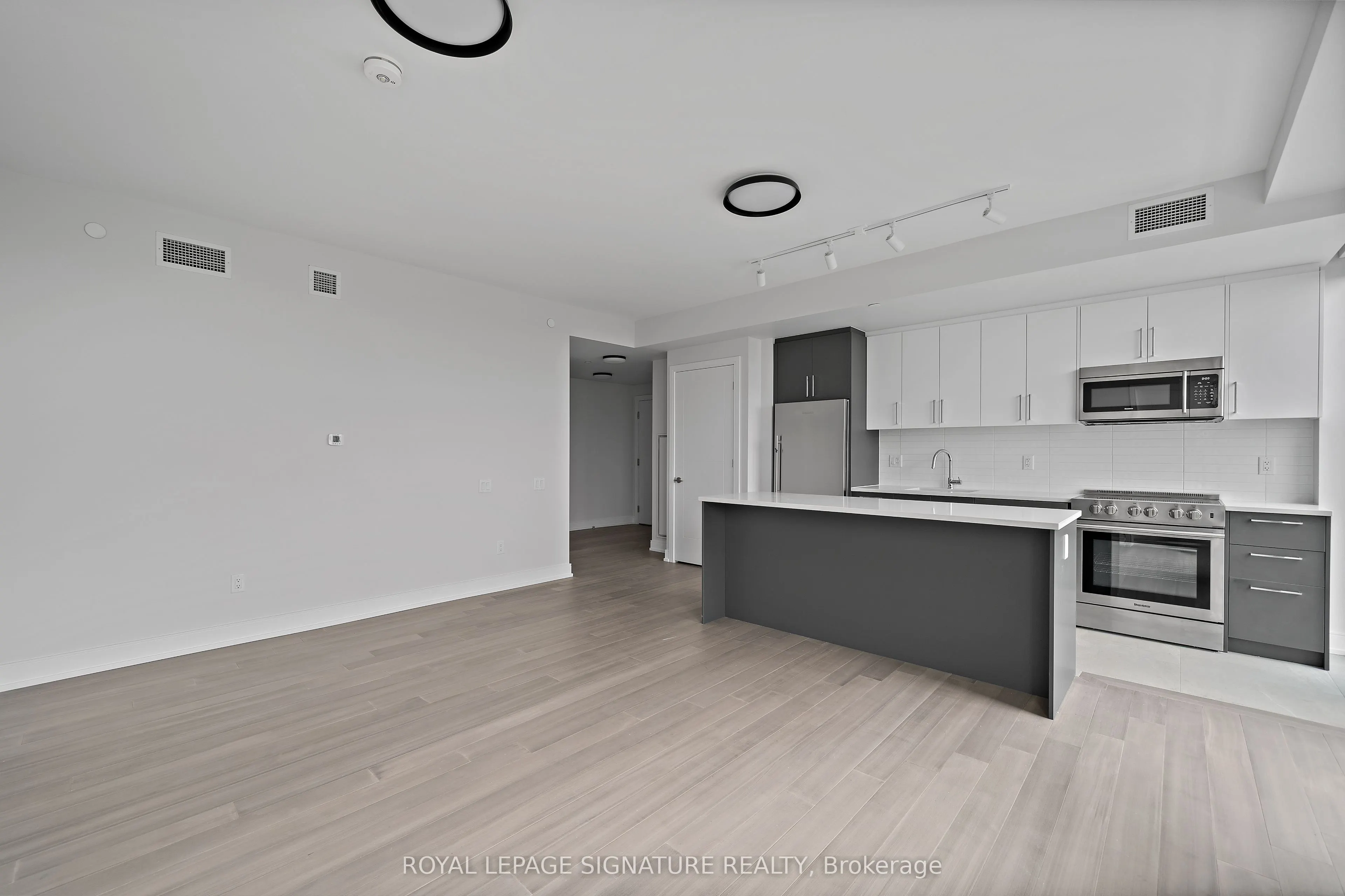 664 Spadina Avenue SW, #901