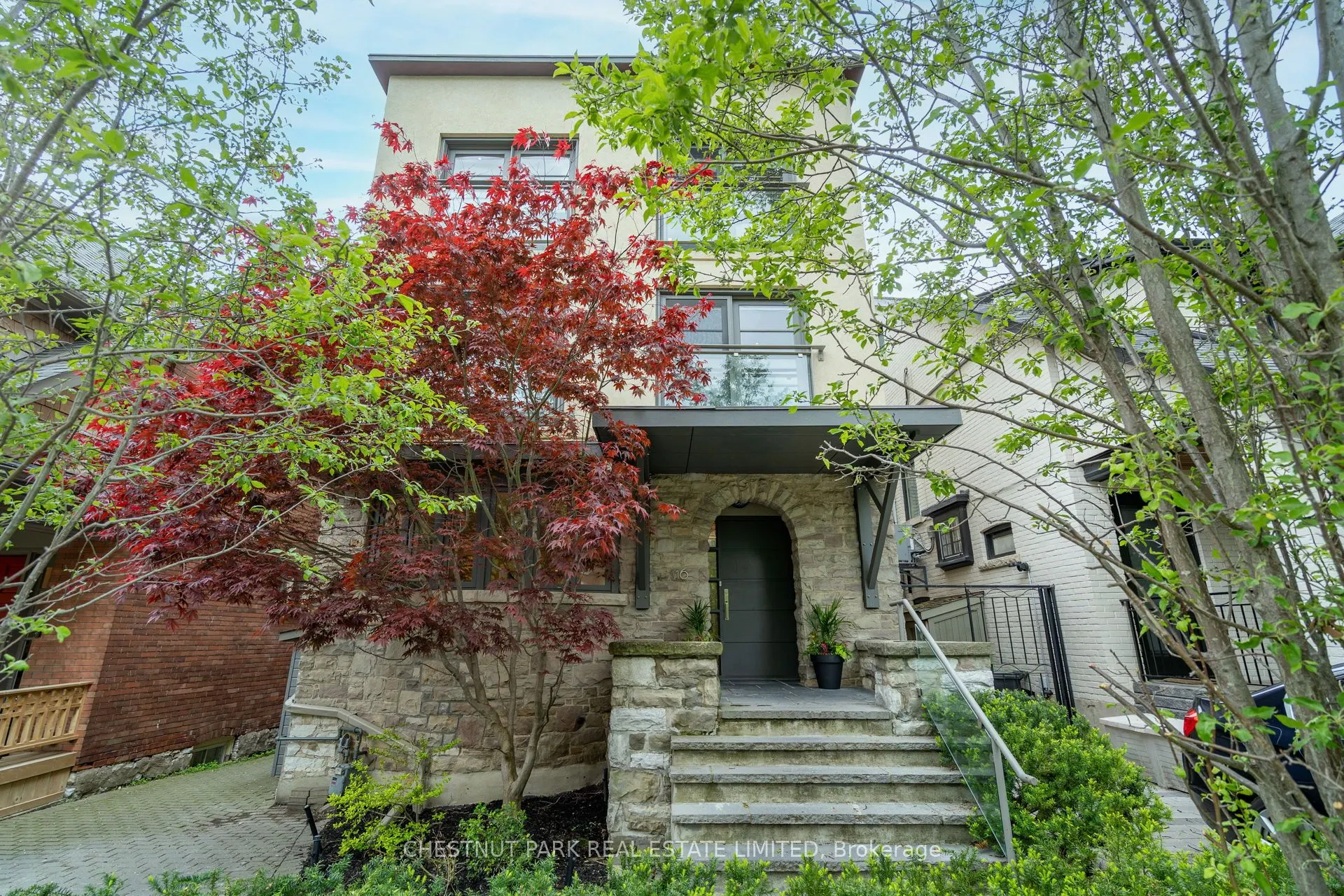 16 Inglewood Drive