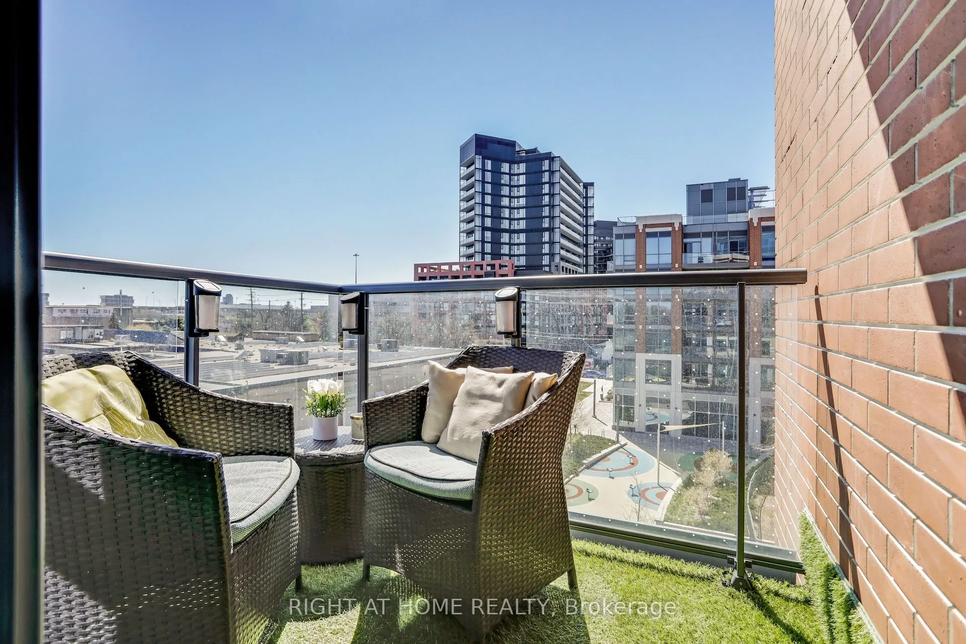 31 Tippett Road, #402