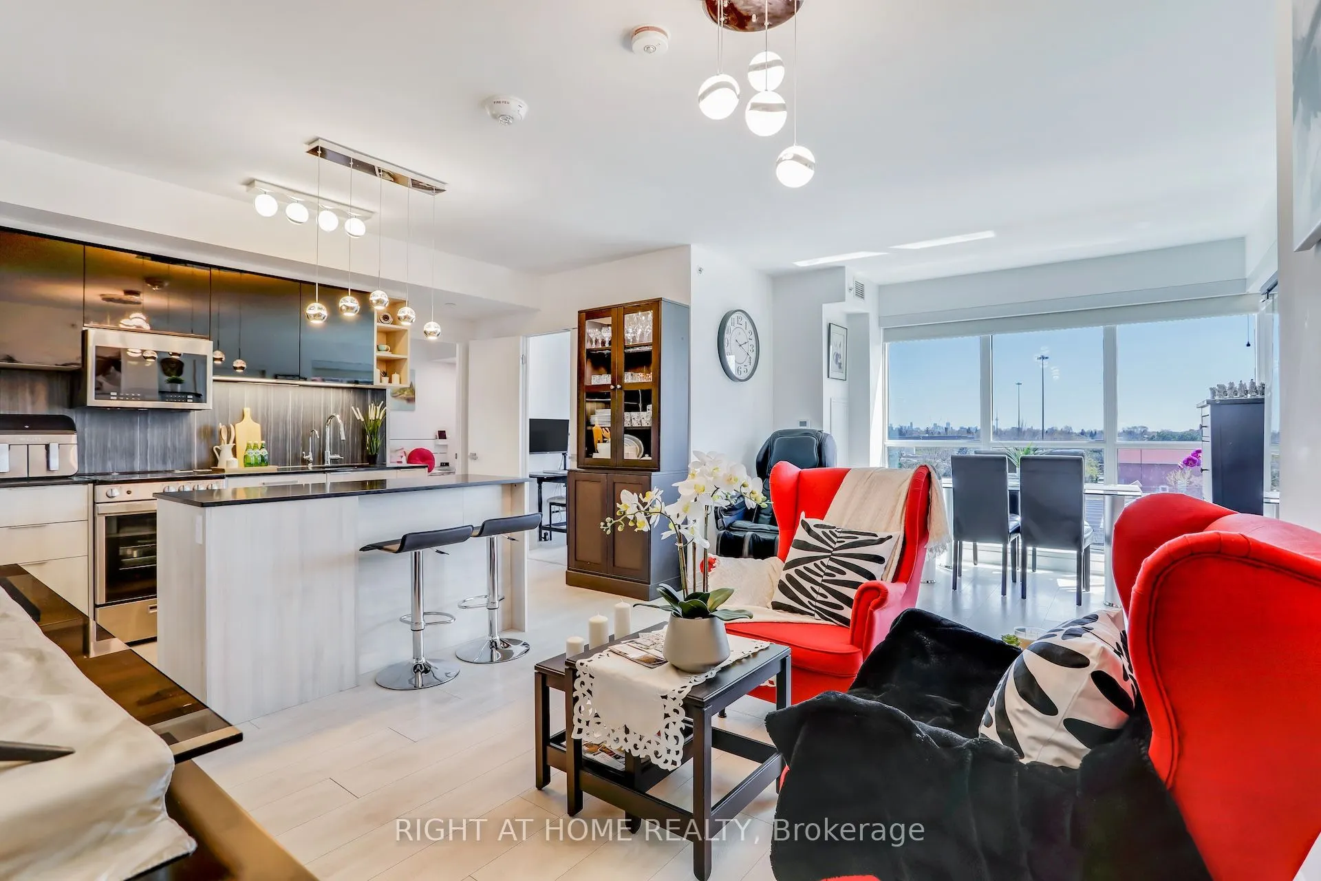 31 Tippett Road, #402