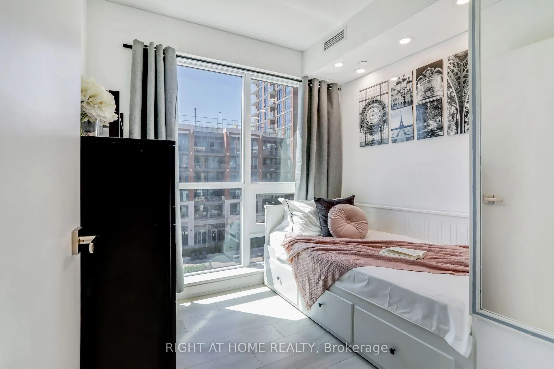 31 Tippett Road, #402