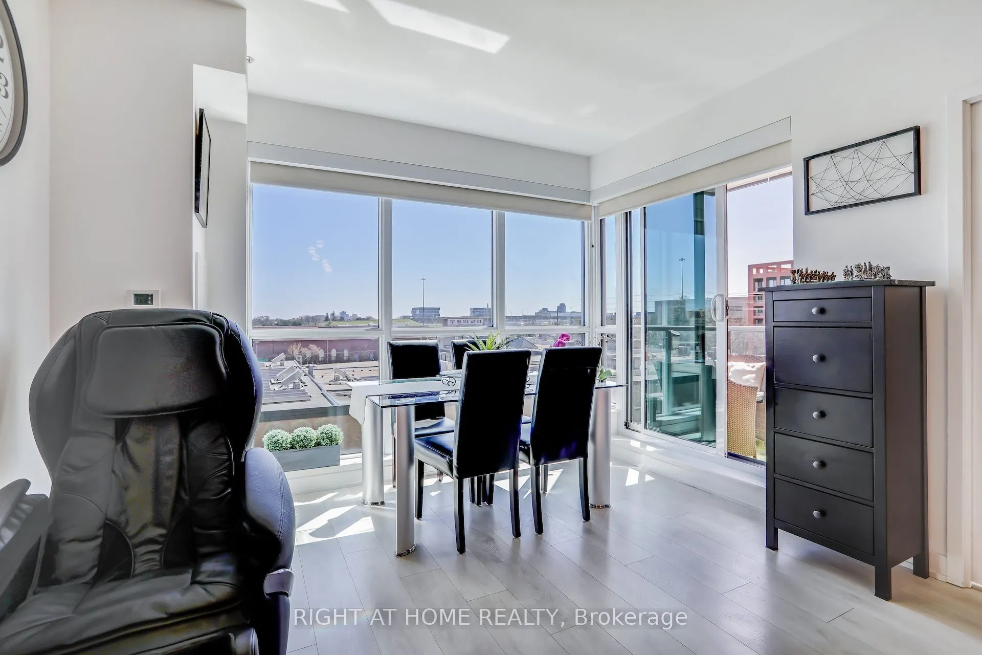 31 Tippett Road, #402