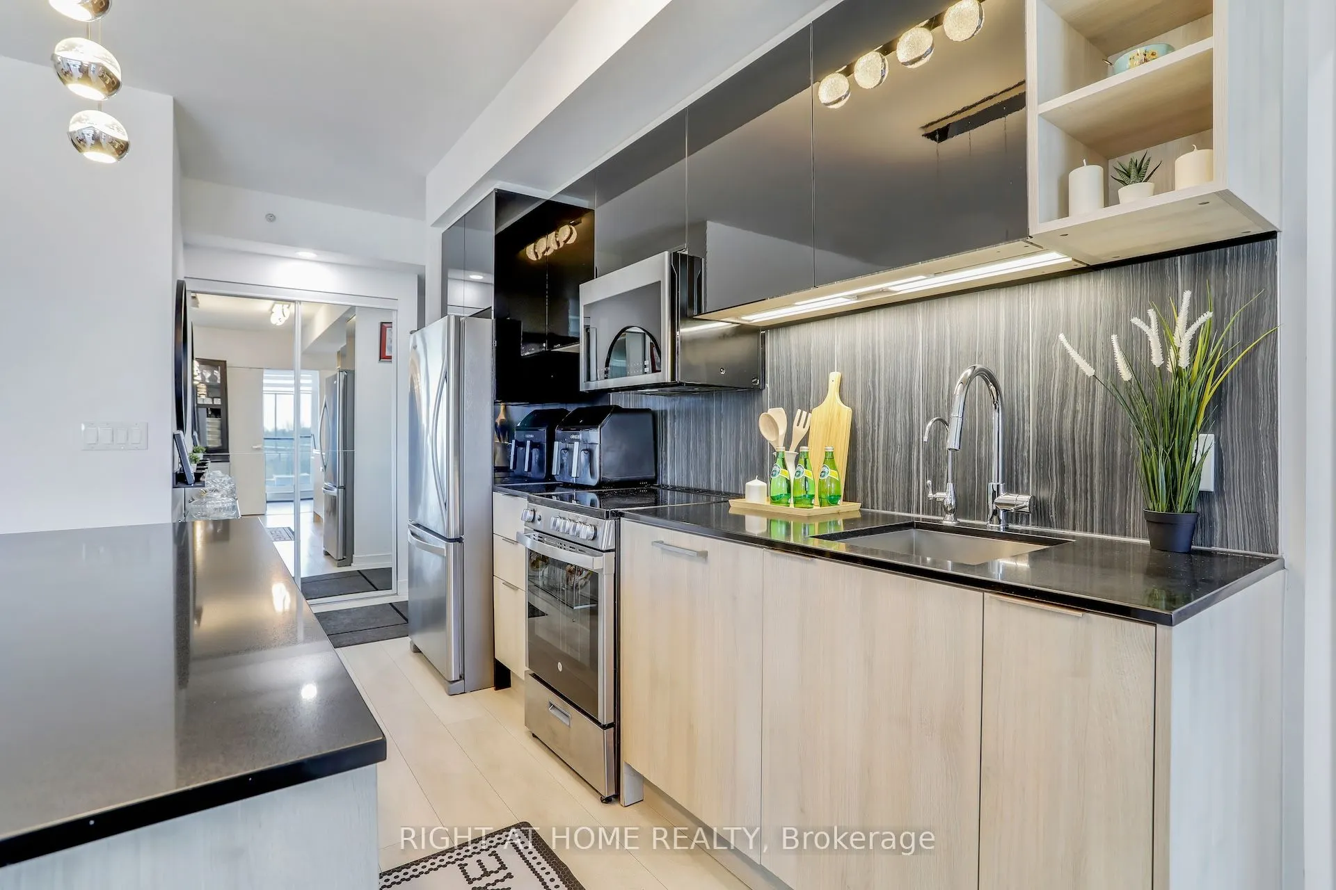 31 Tippett Road, #402