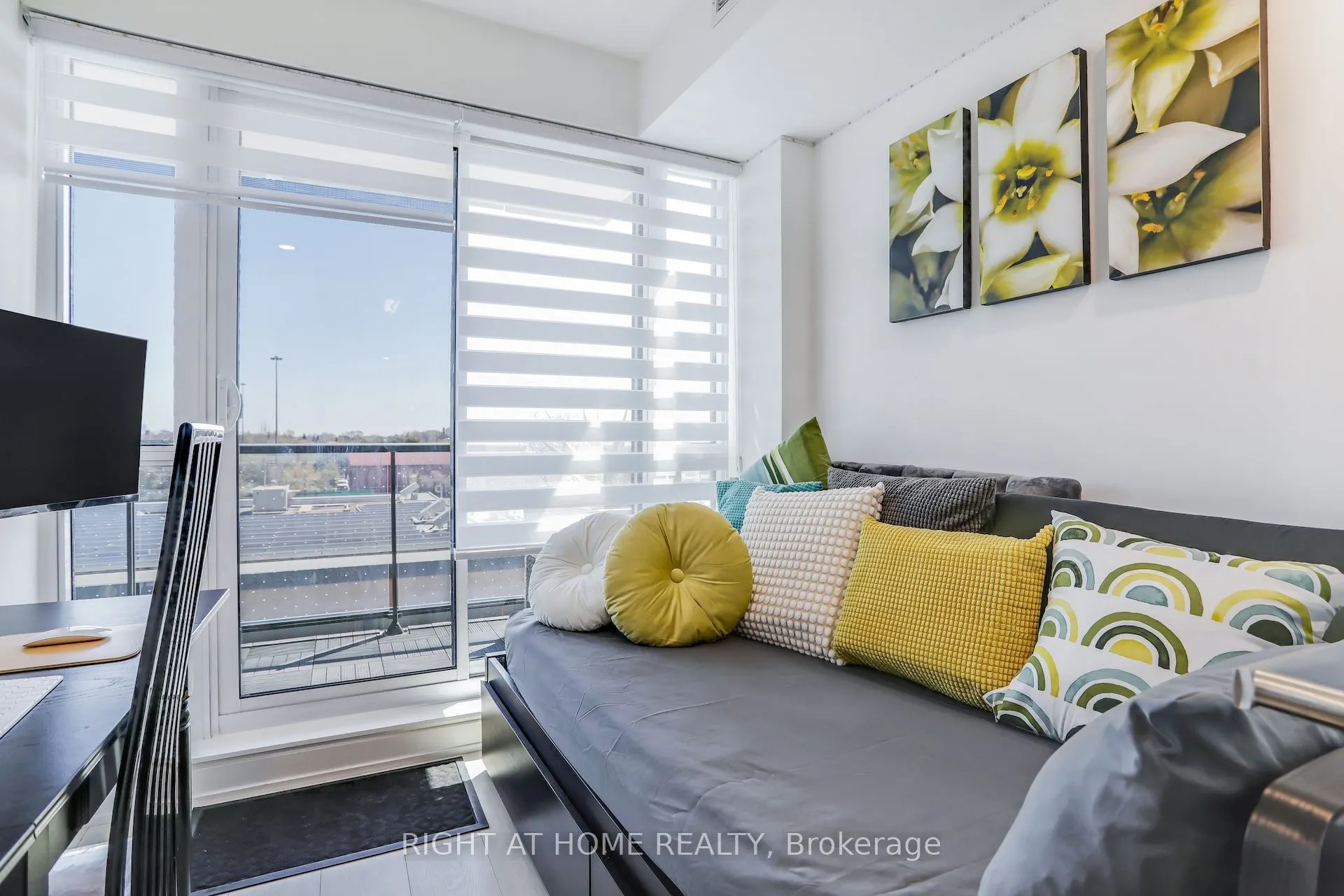 31 Tippett Road, #402