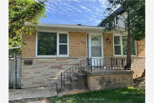 37 Nipigon Avenue