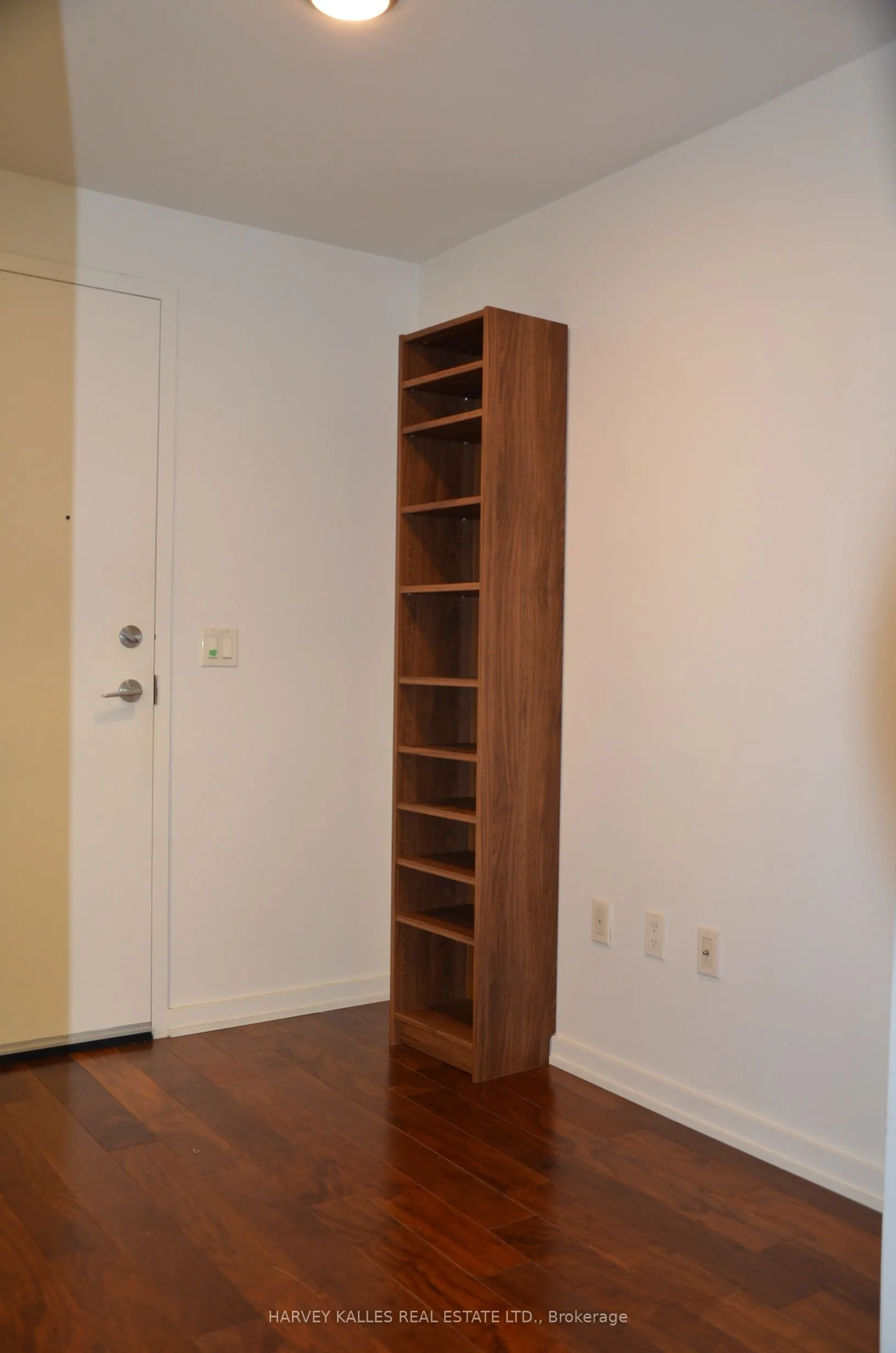 47 Lower River Street, #526