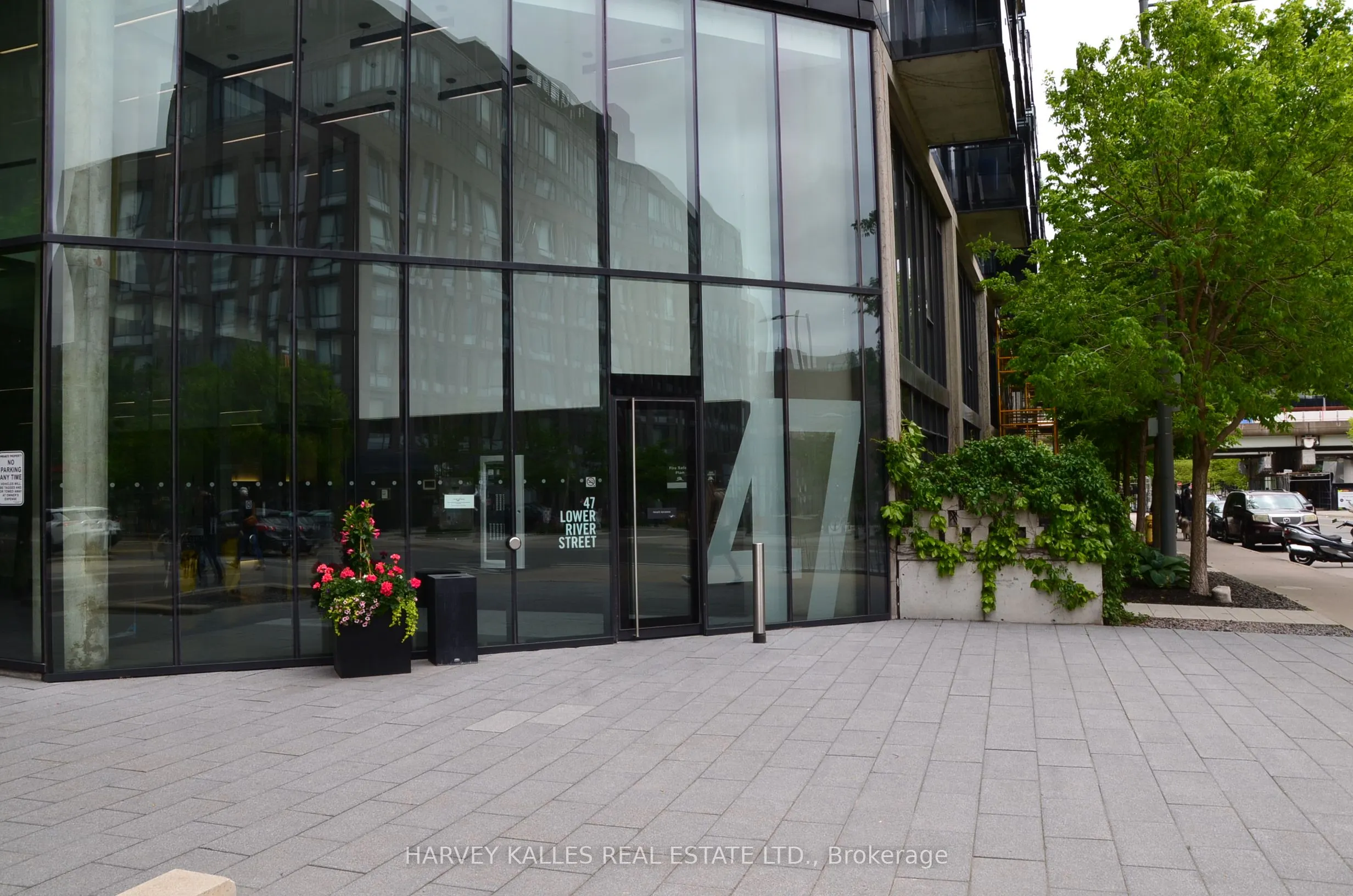 47 Lower River Street, #526
