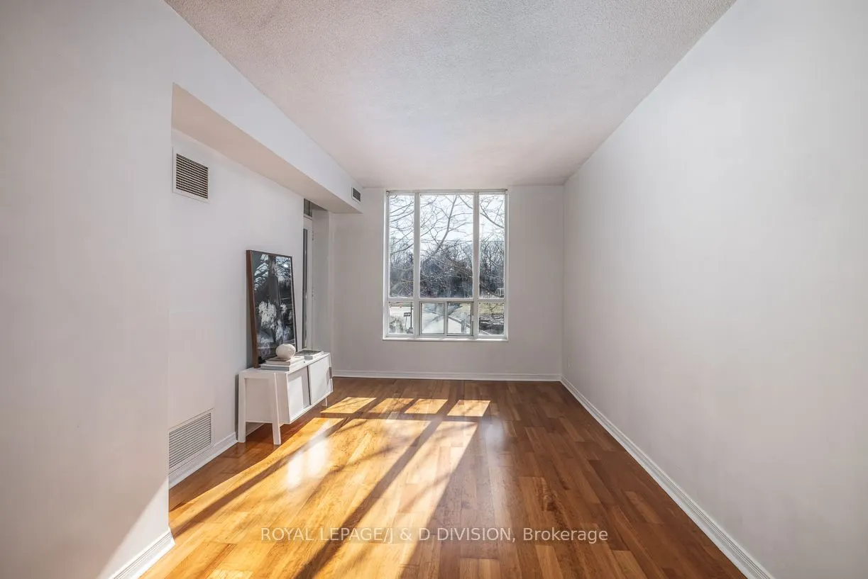 485 Rosewell Avenue, #207