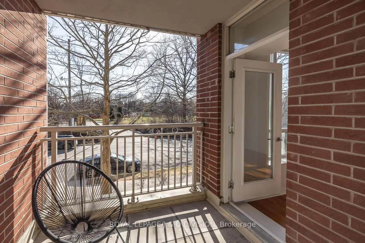 485 Rosewell Avenue, #207