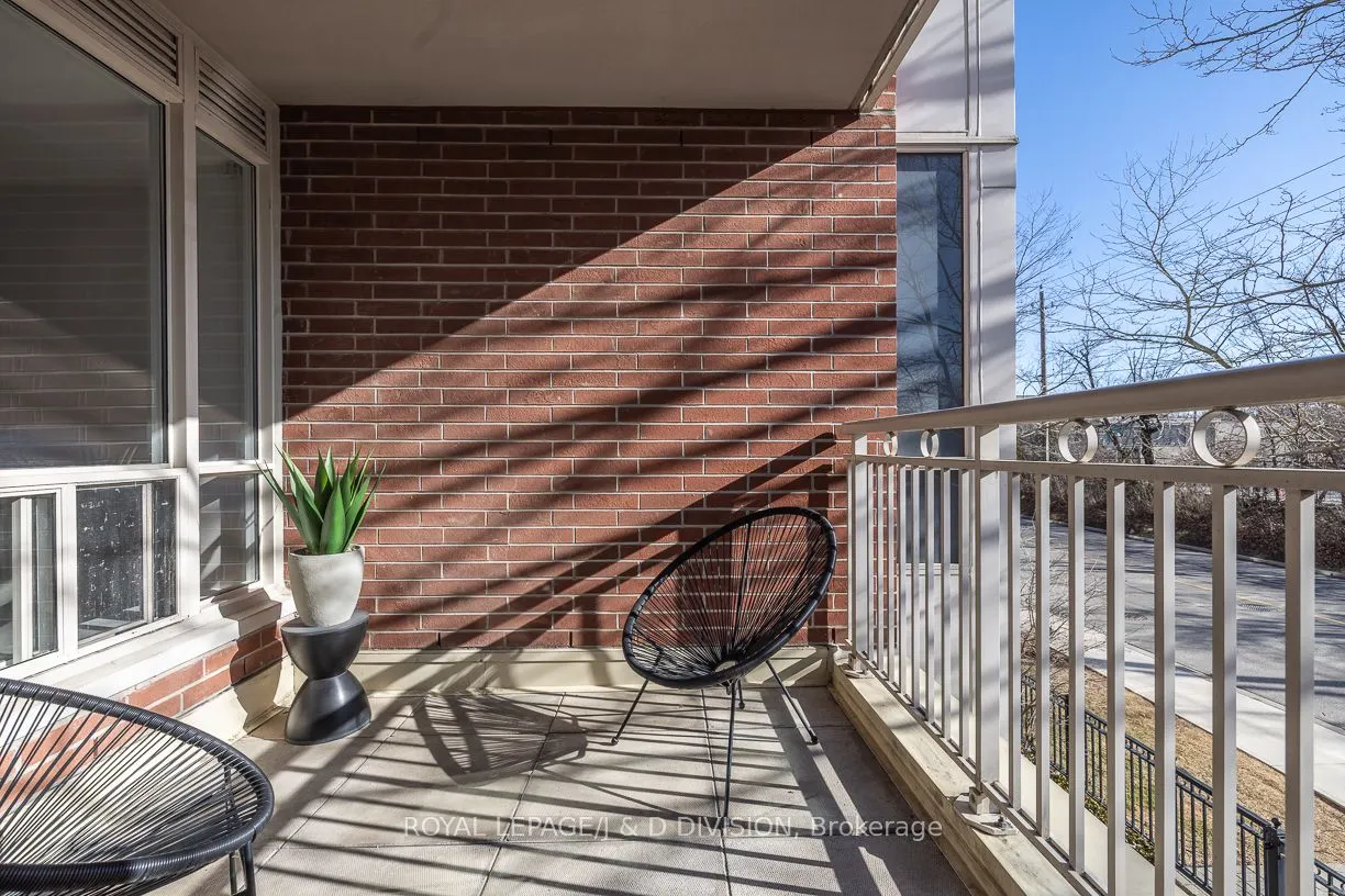 485 Rosewell Avenue, #207