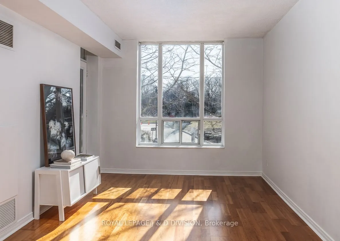 485 Rosewell Avenue, #207