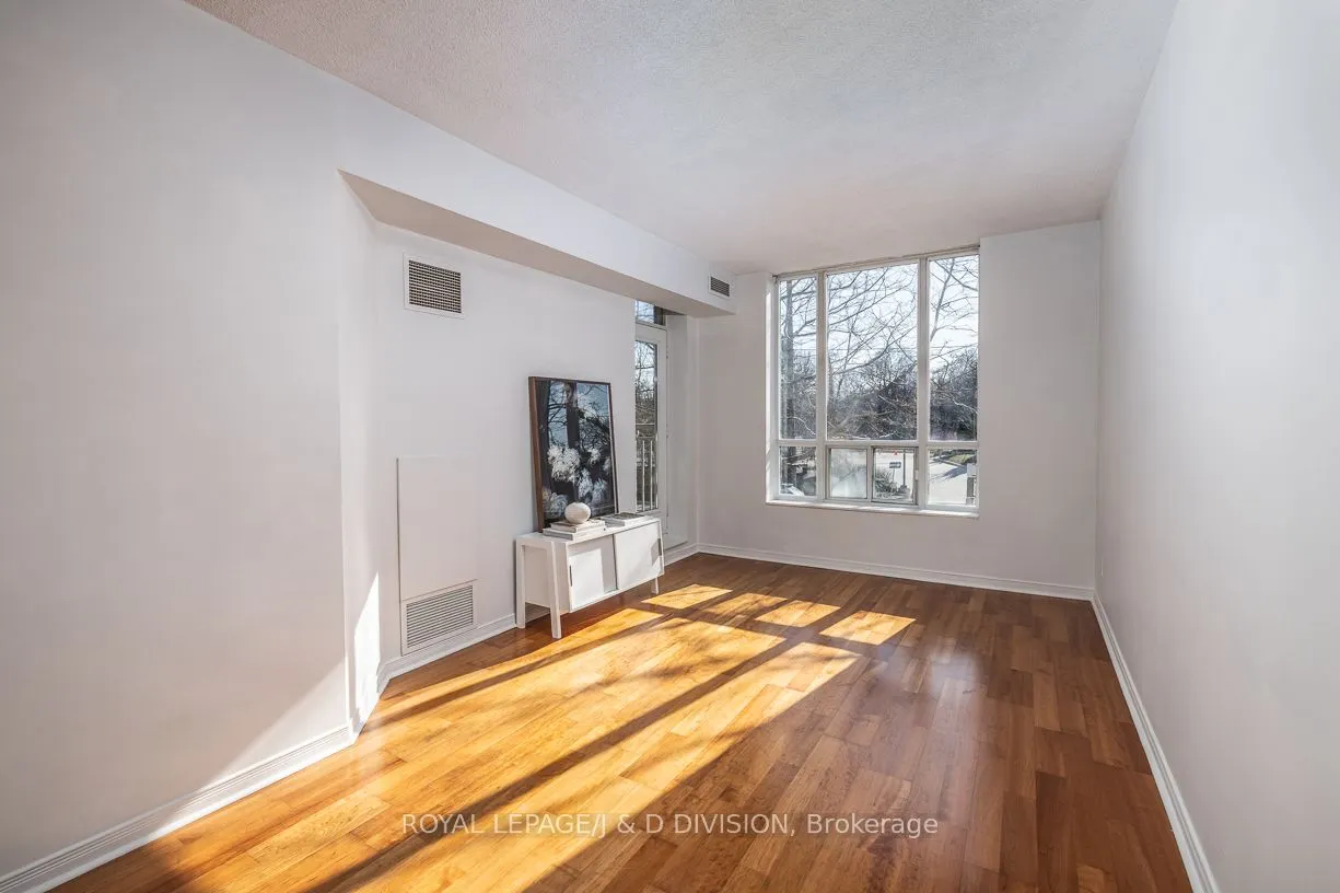 485 Rosewell Avenue, #207