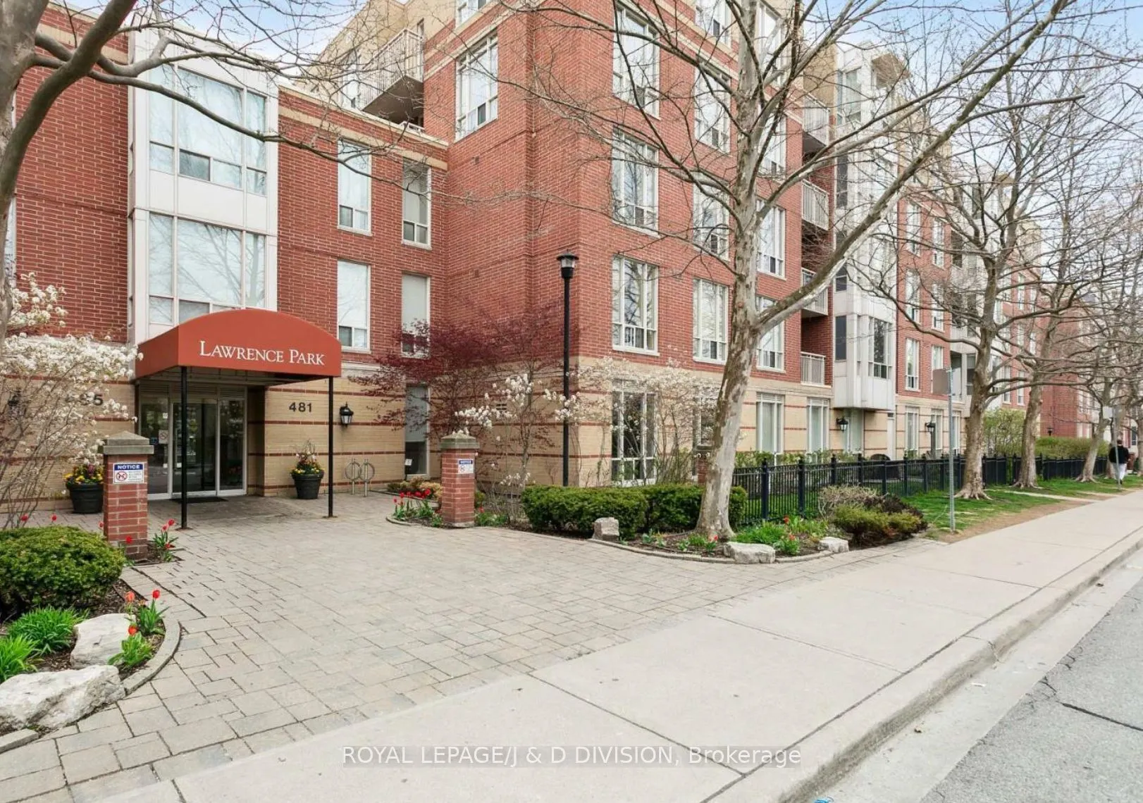 485 Rosewell Avenue, #207