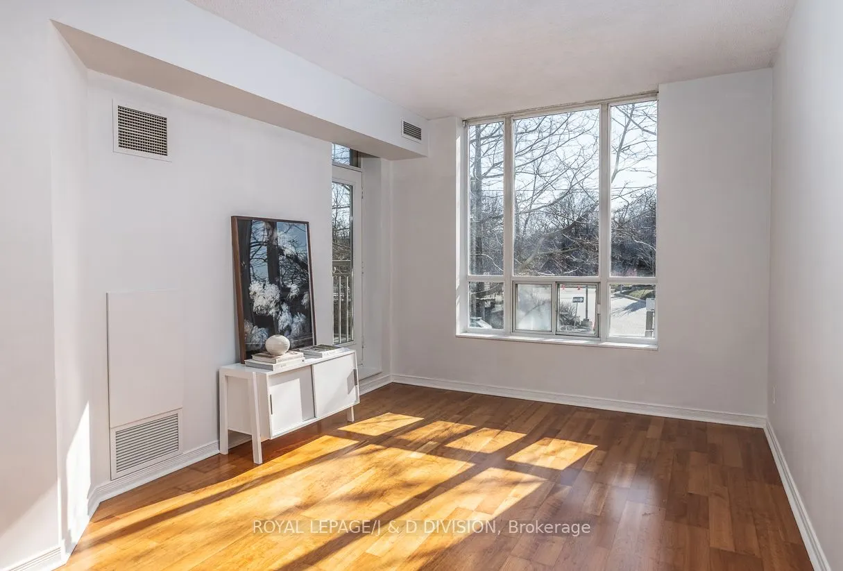 485 Rosewell Avenue, #207