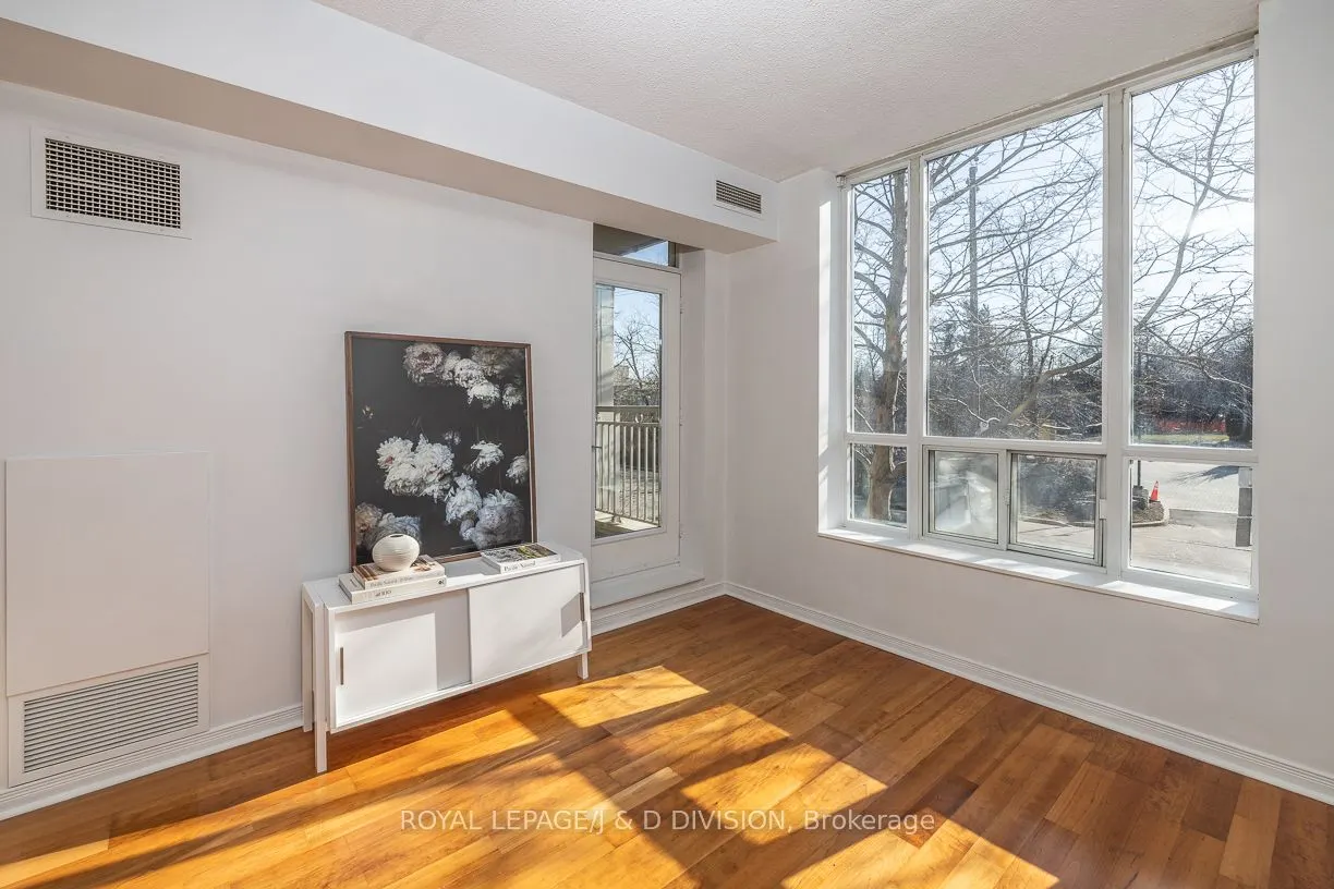 485 Rosewell Avenue, #207