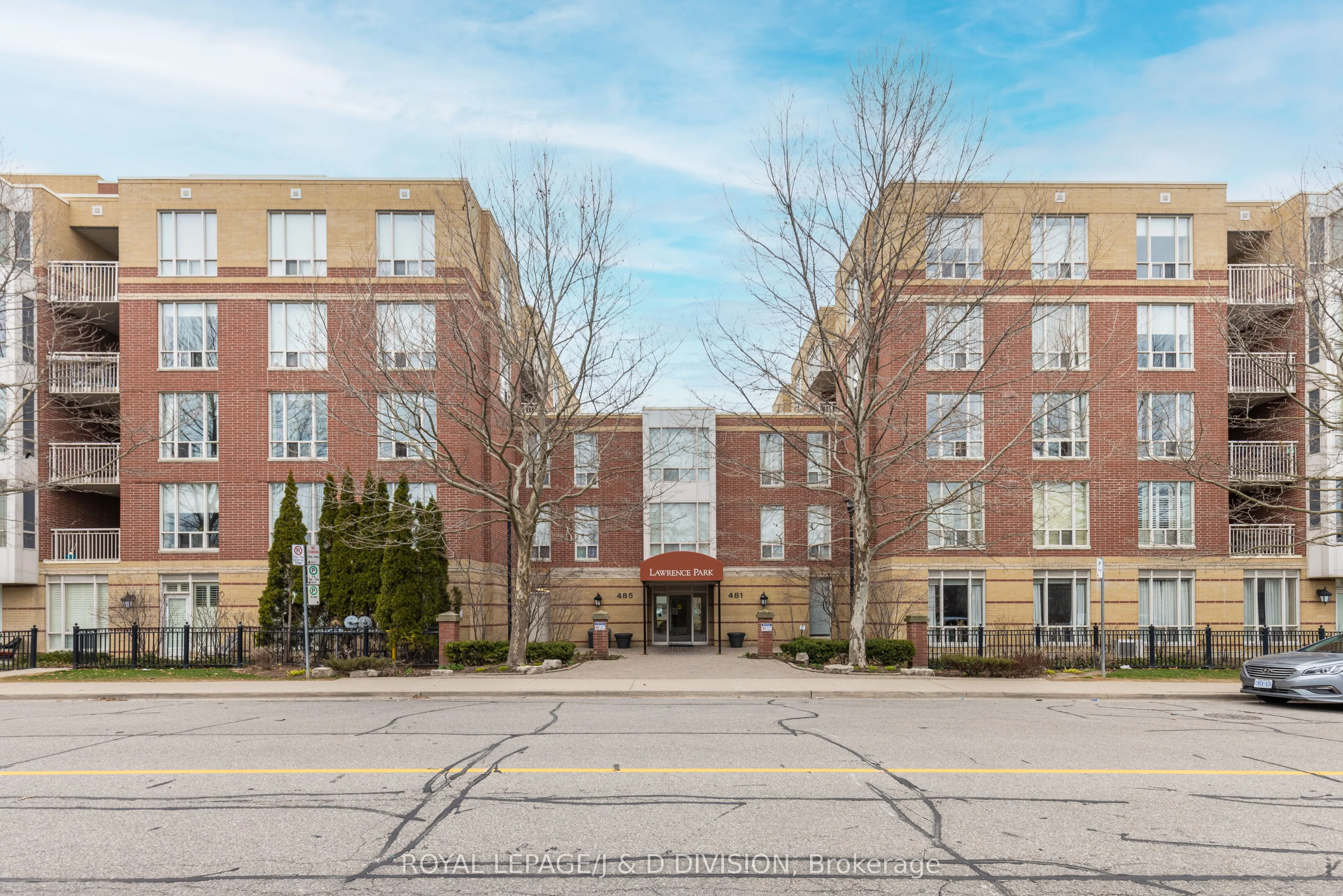 485 Rosewell Avenue, #207