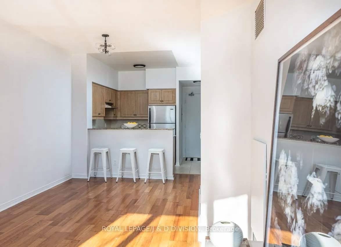 485 Rosewell Avenue, #207