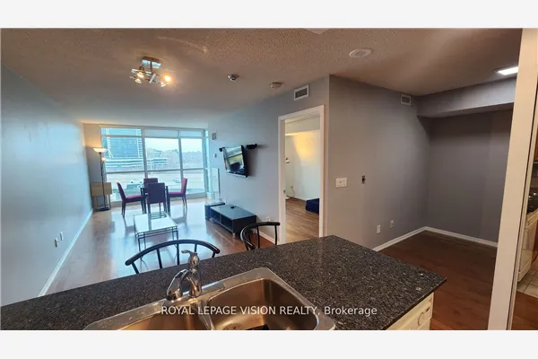 231 Fort York Boulevard W