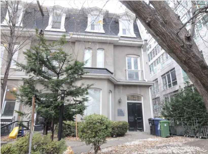 16 Clarence Square, #2