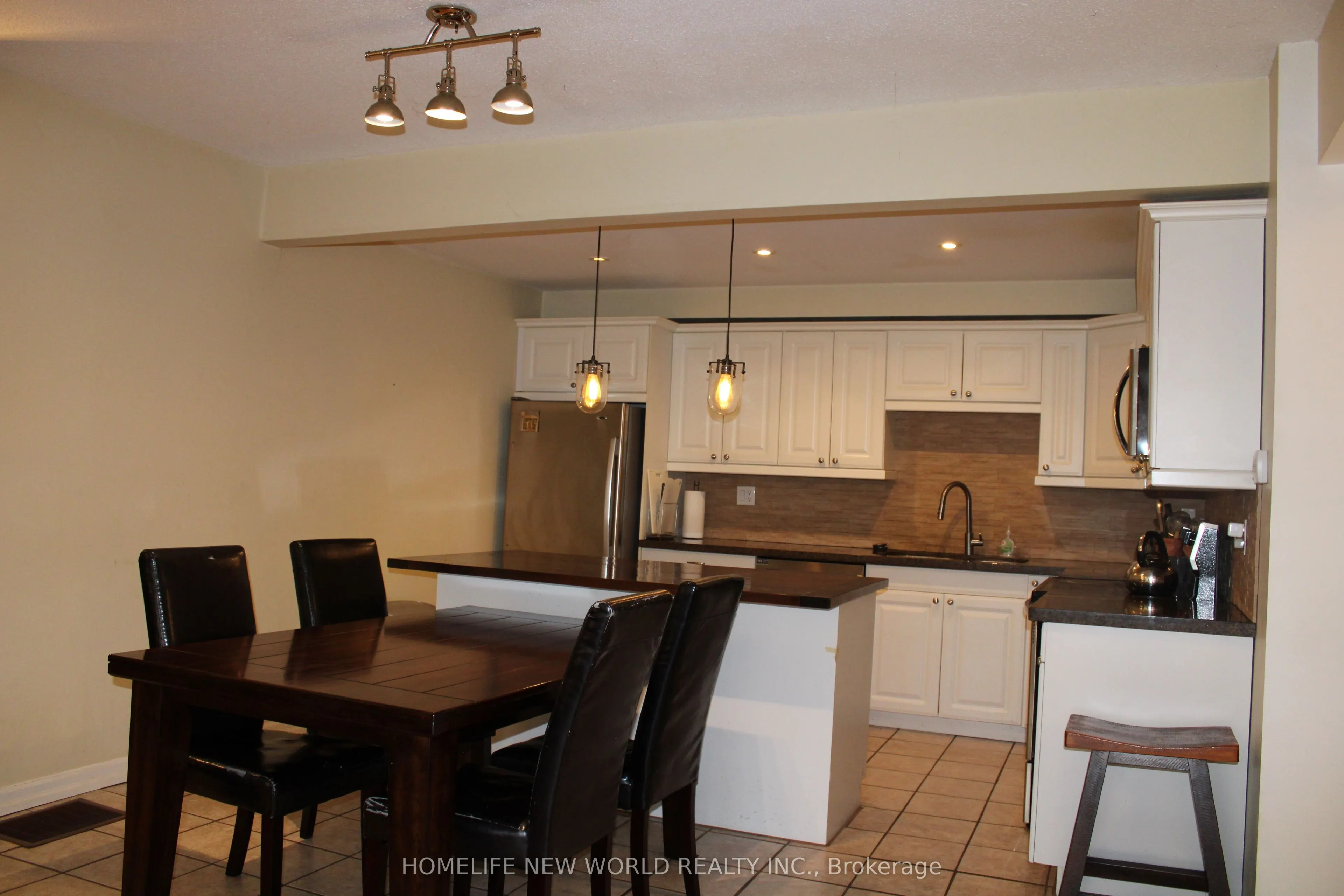 69 Upper Canada Drive, #7