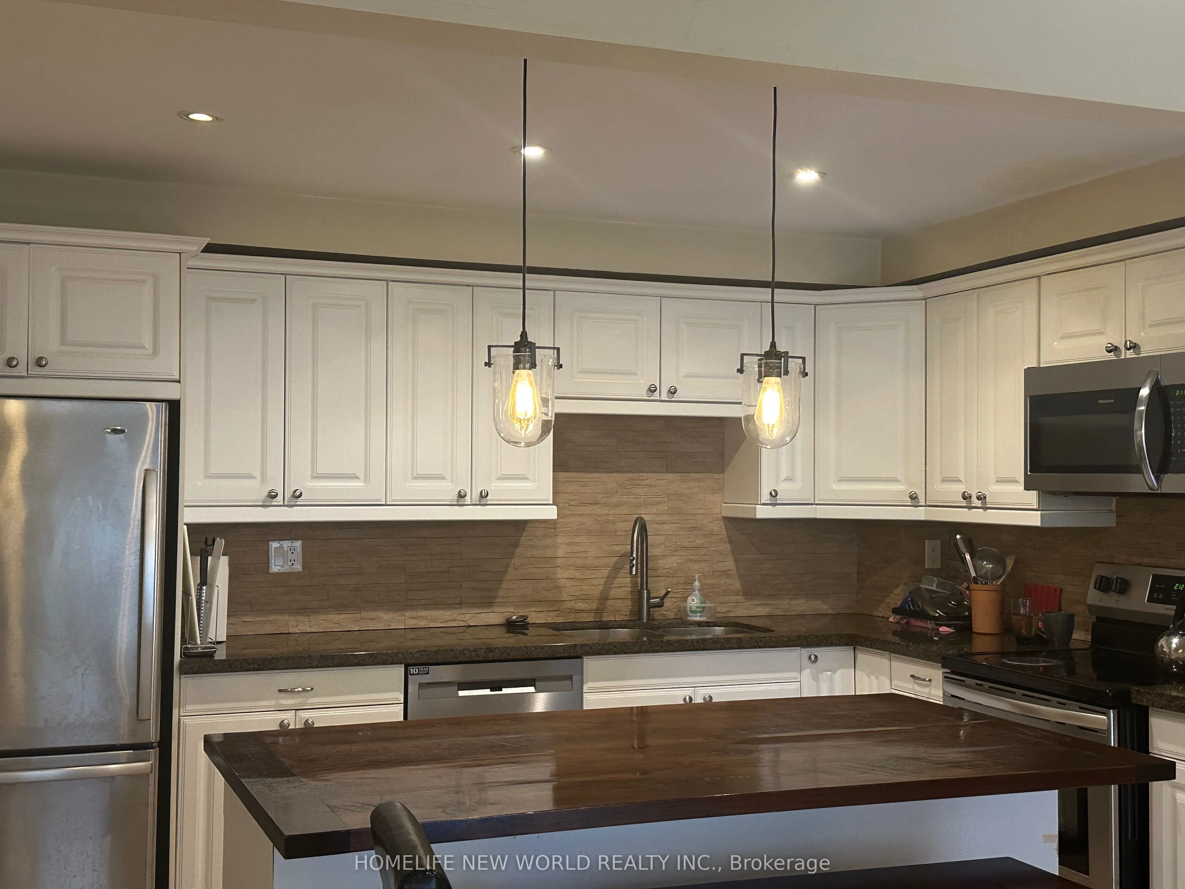 69 Upper Canada Drive, #7