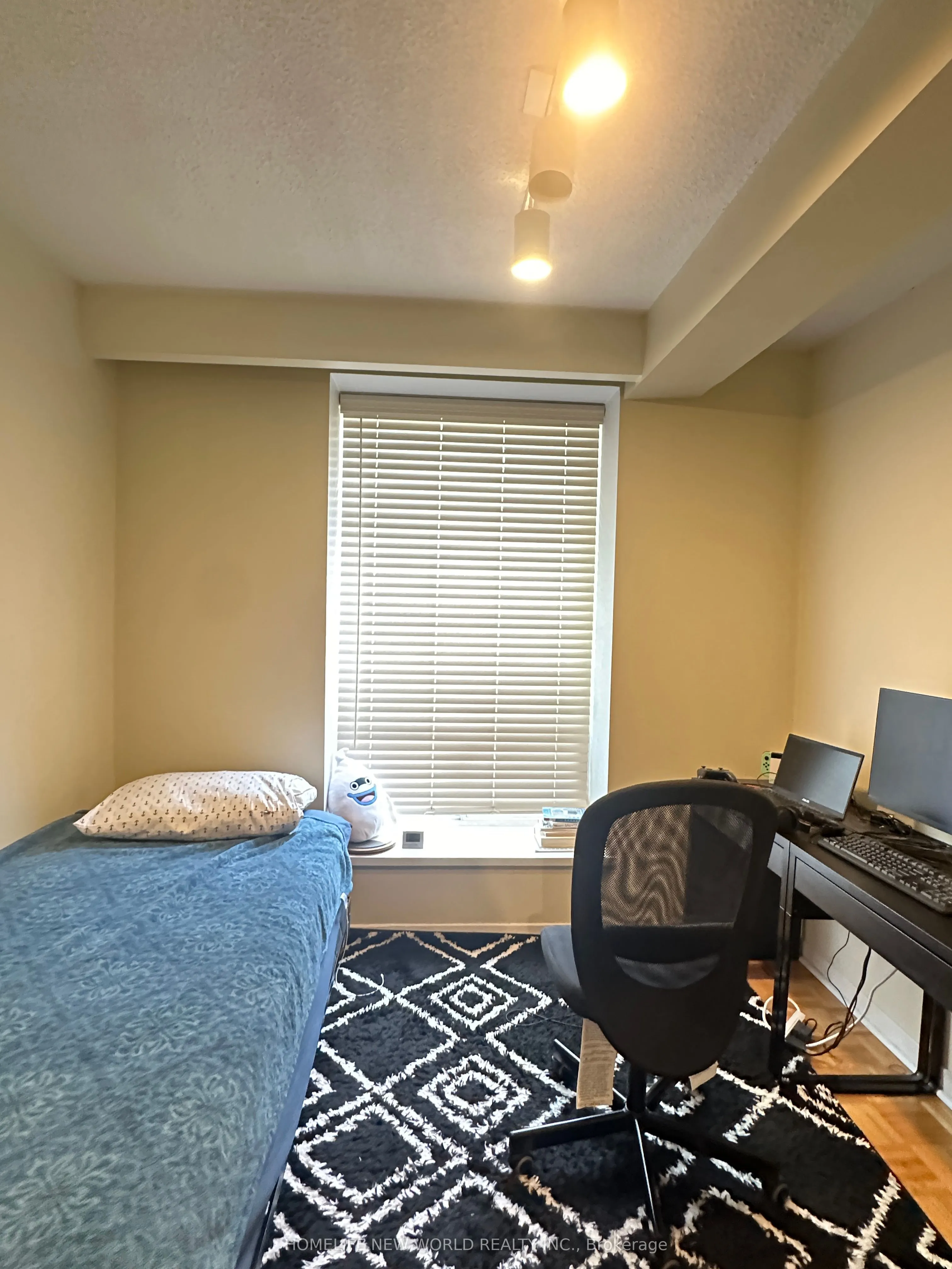 69 Upper Canada Drive, #7