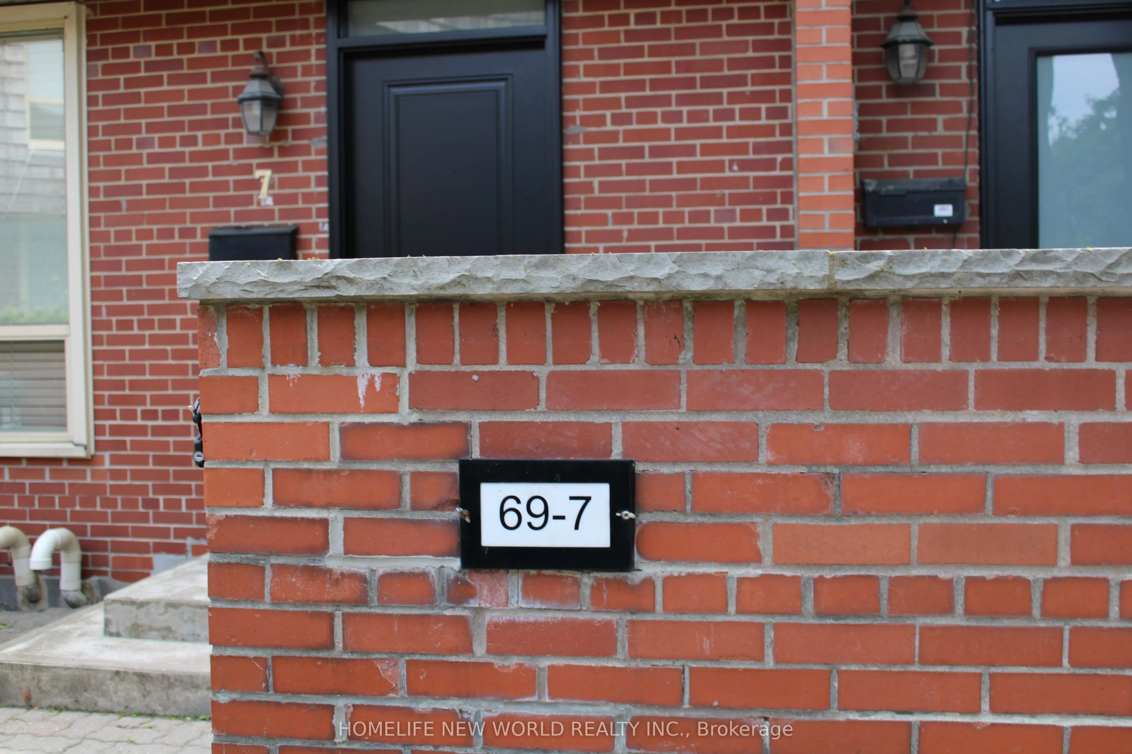 69 Upper Canada Drive, #7