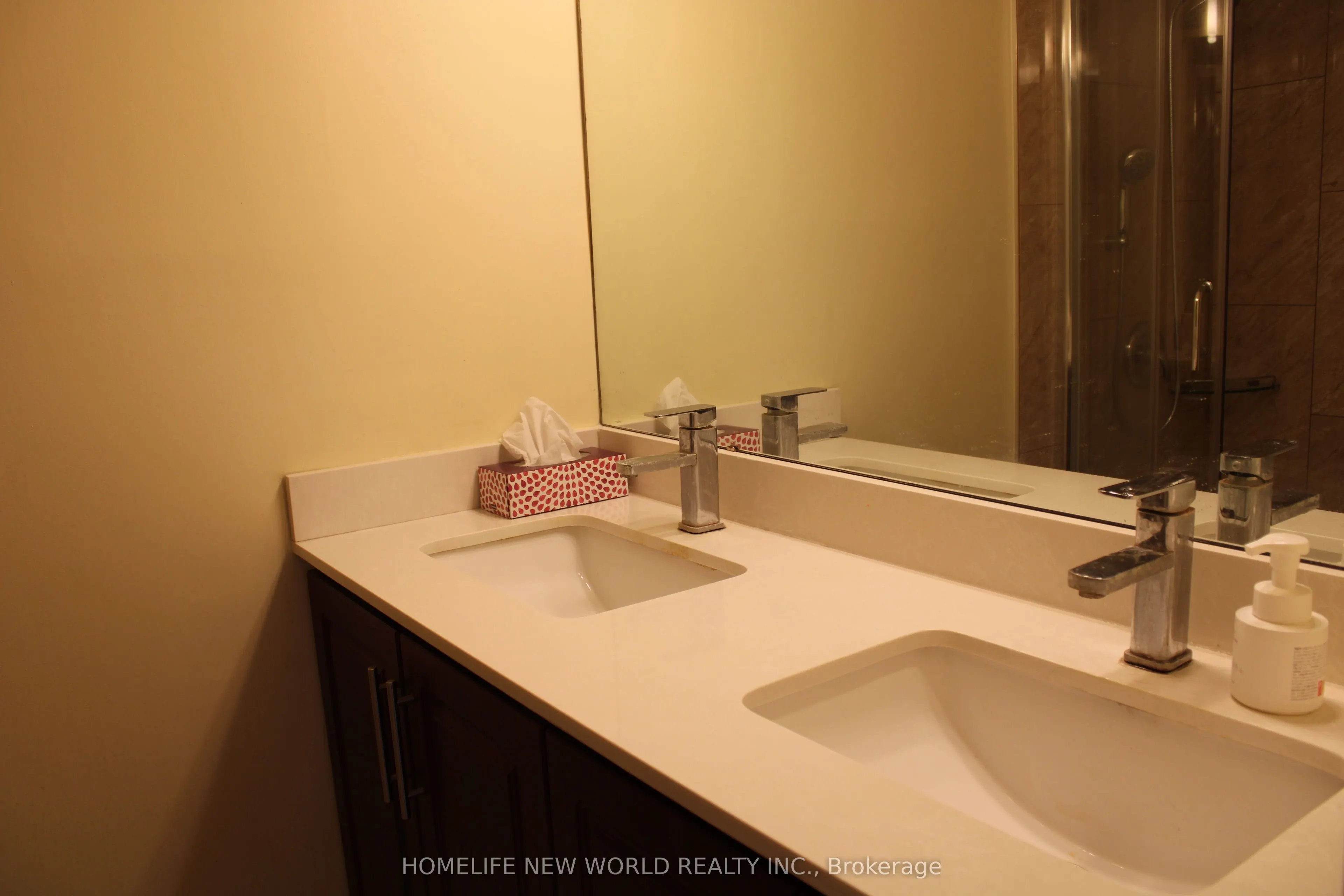 69 Upper Canada Drive, #7