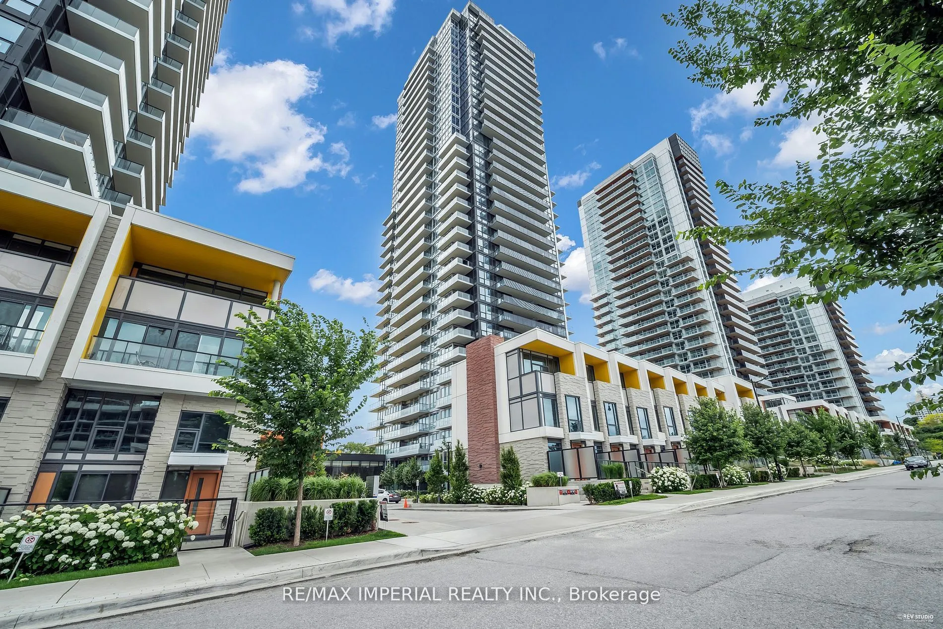 85 McMahon Drive, #1806