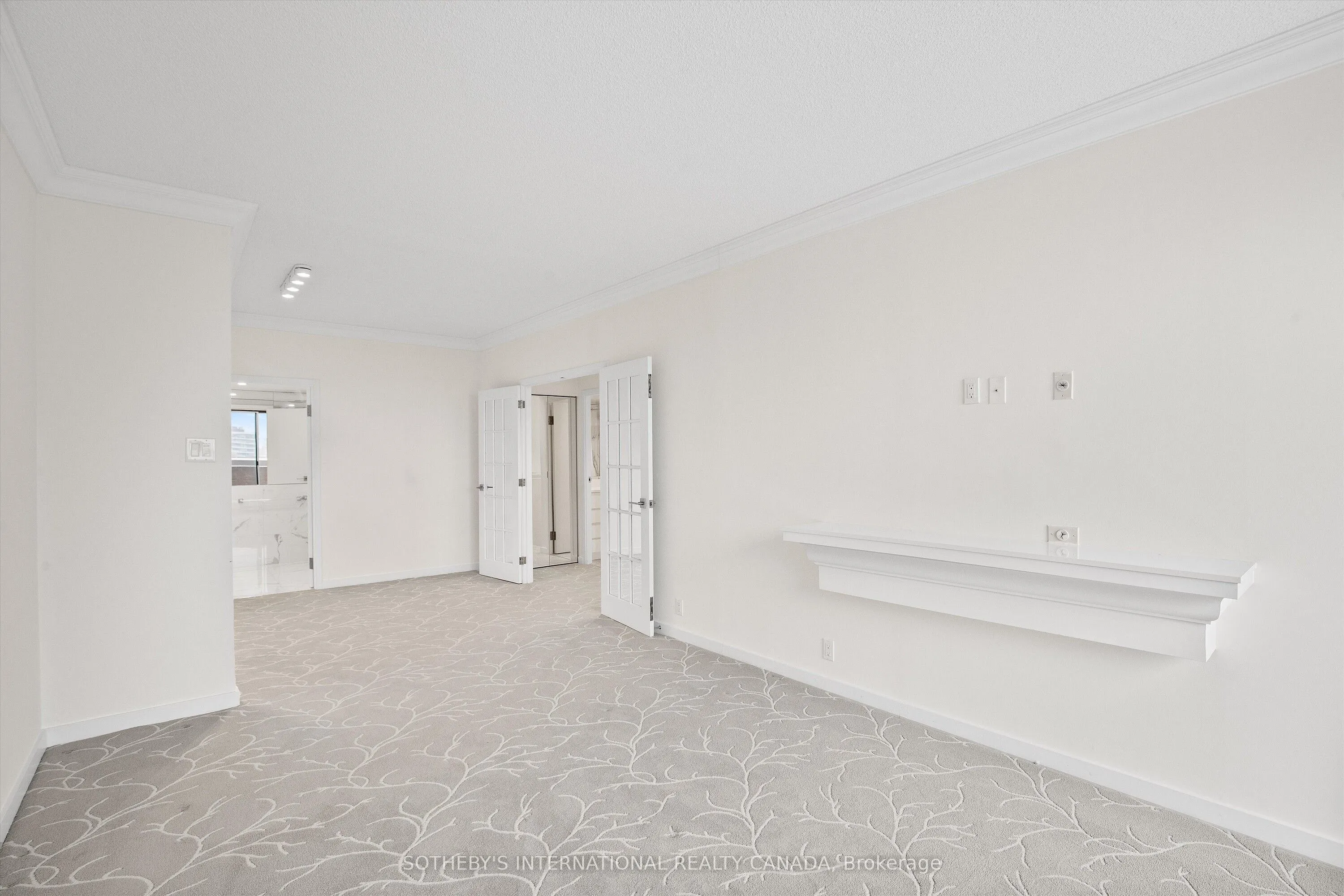 55A Avenue Road, #408