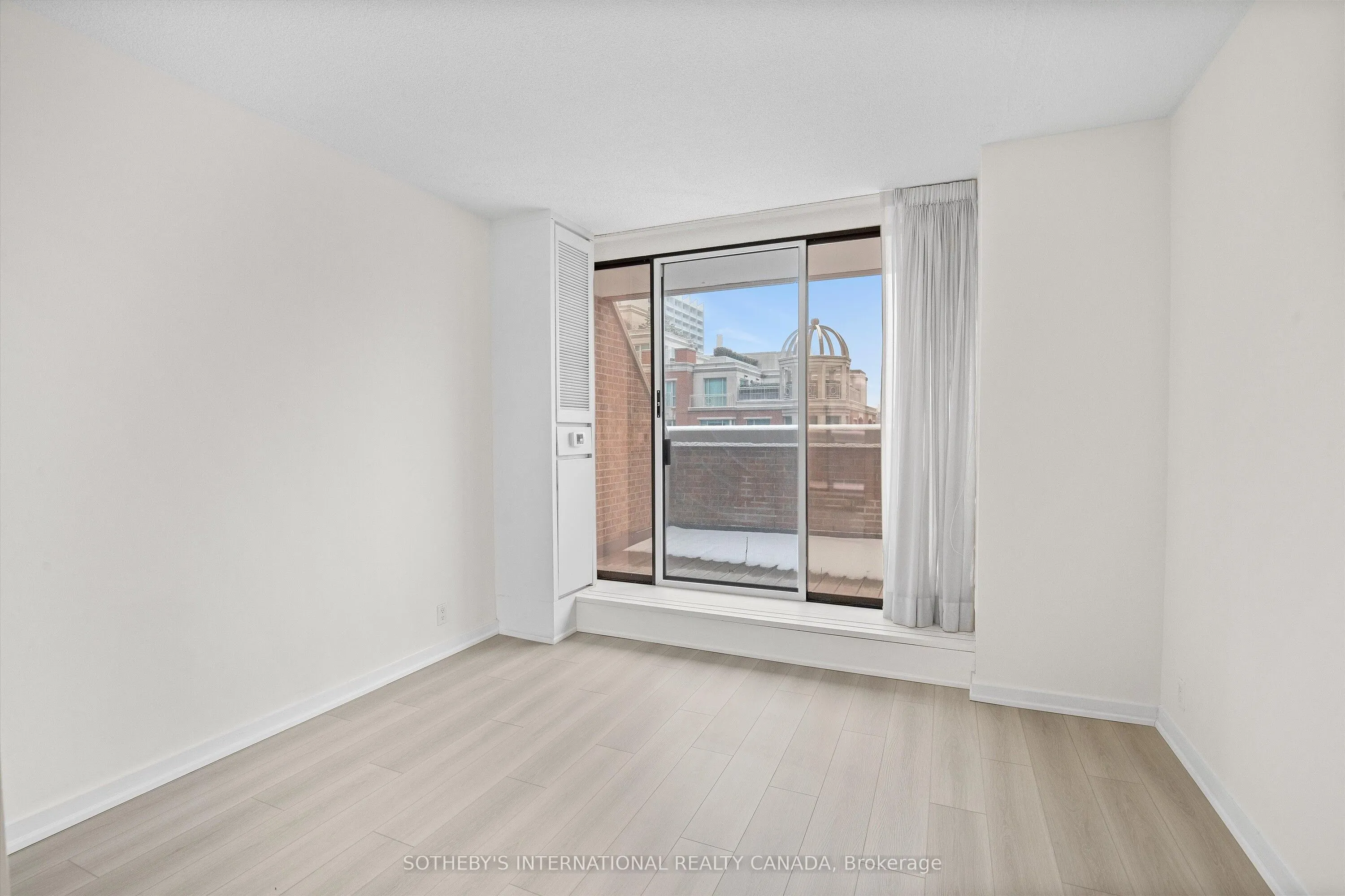 55A Avenue Road, #408
