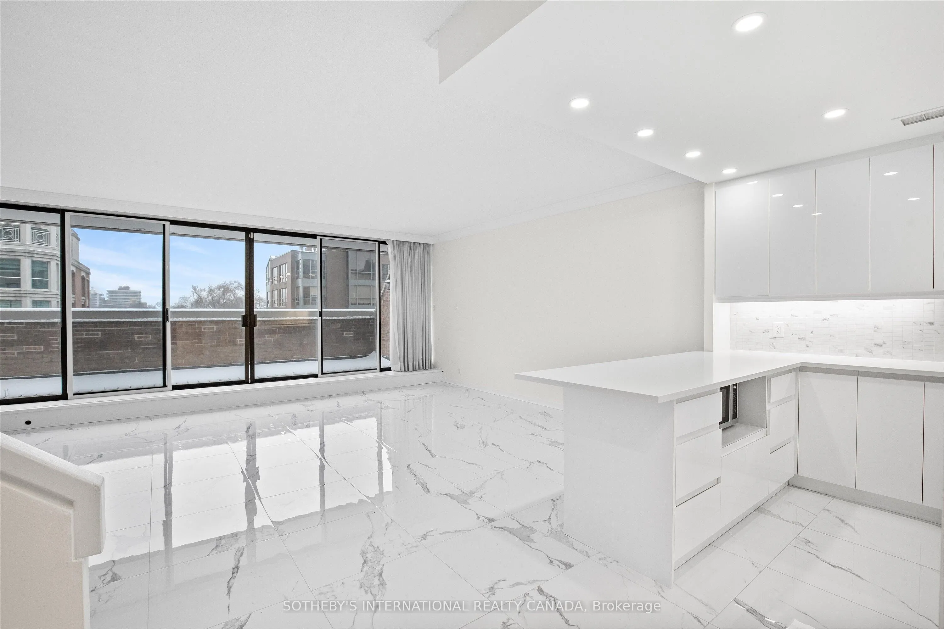 55A Avenue Road, #408