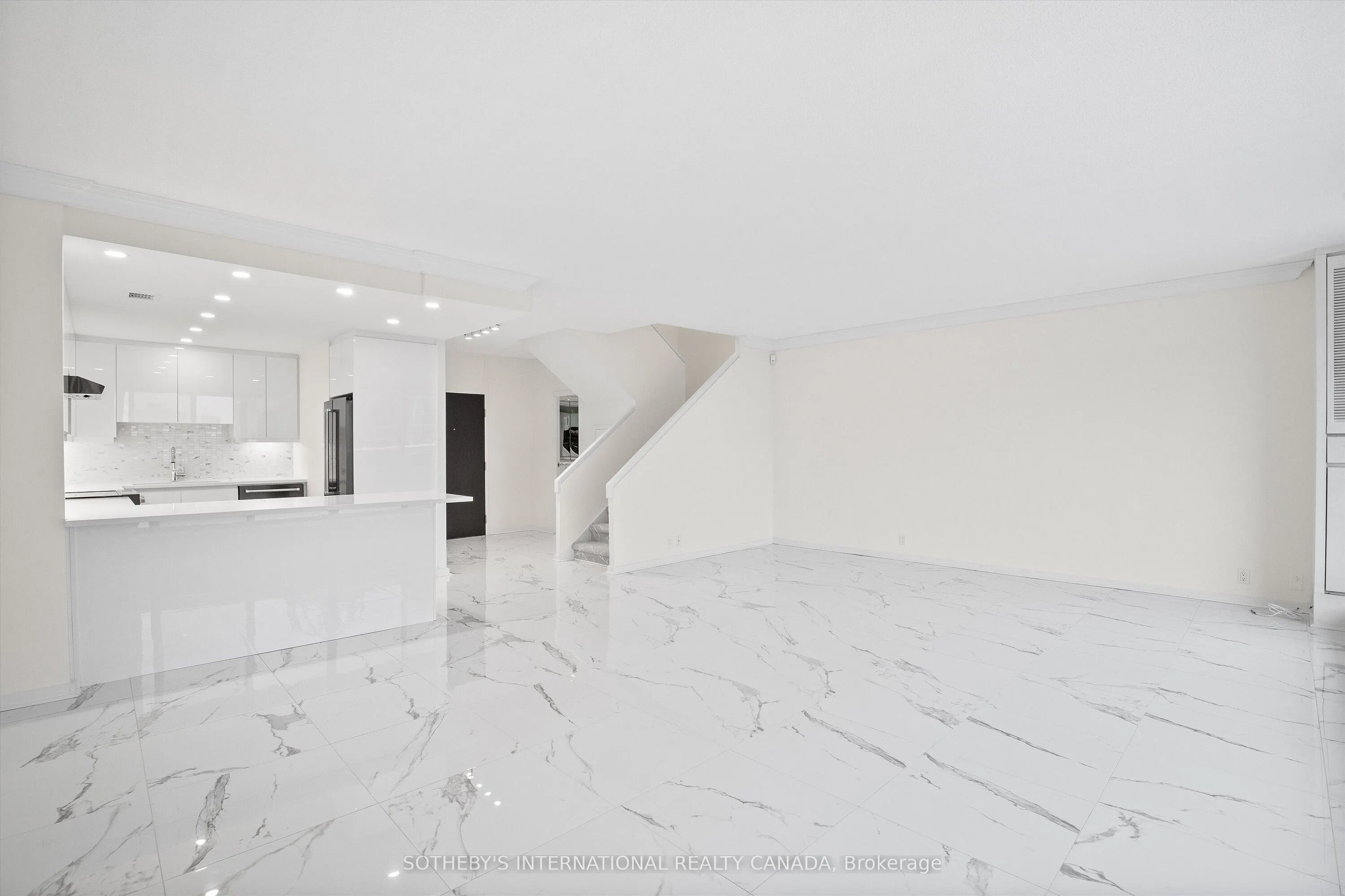 55A Avenue Road, #408