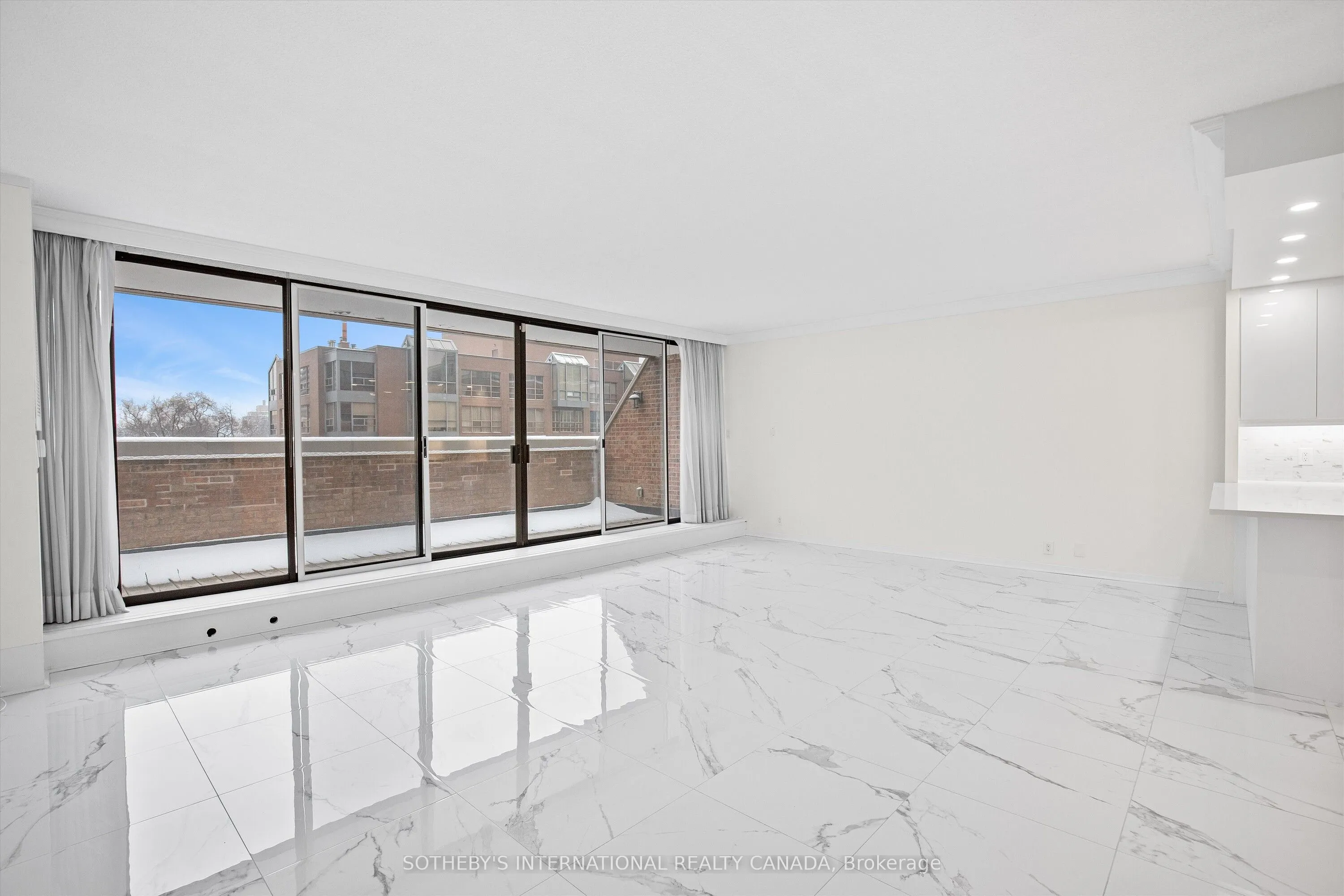 55A Avenue Road, #408