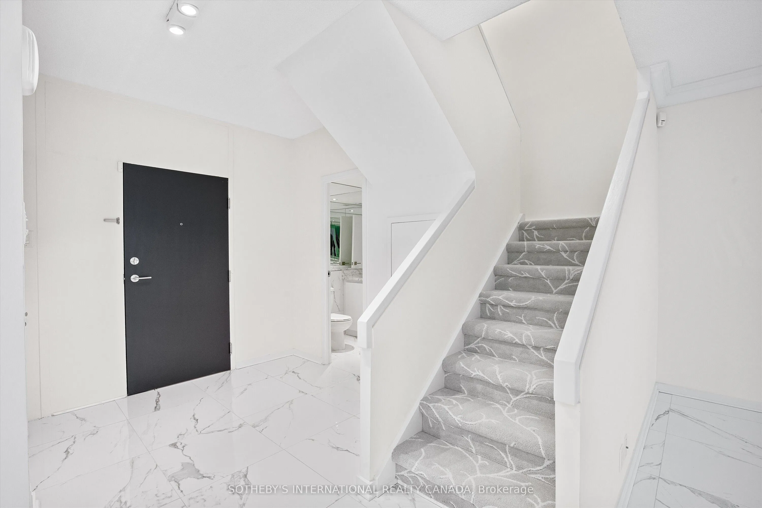 55A Avenue Road, #408