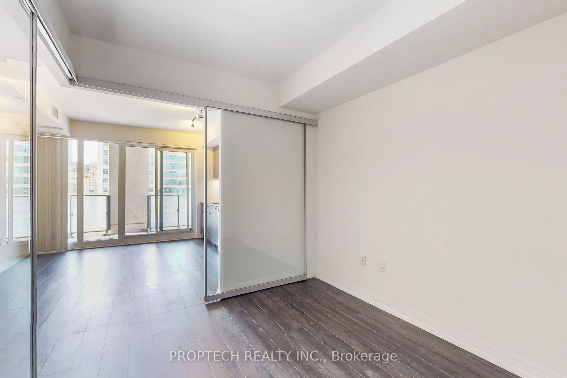 251 Jarvis Street #734