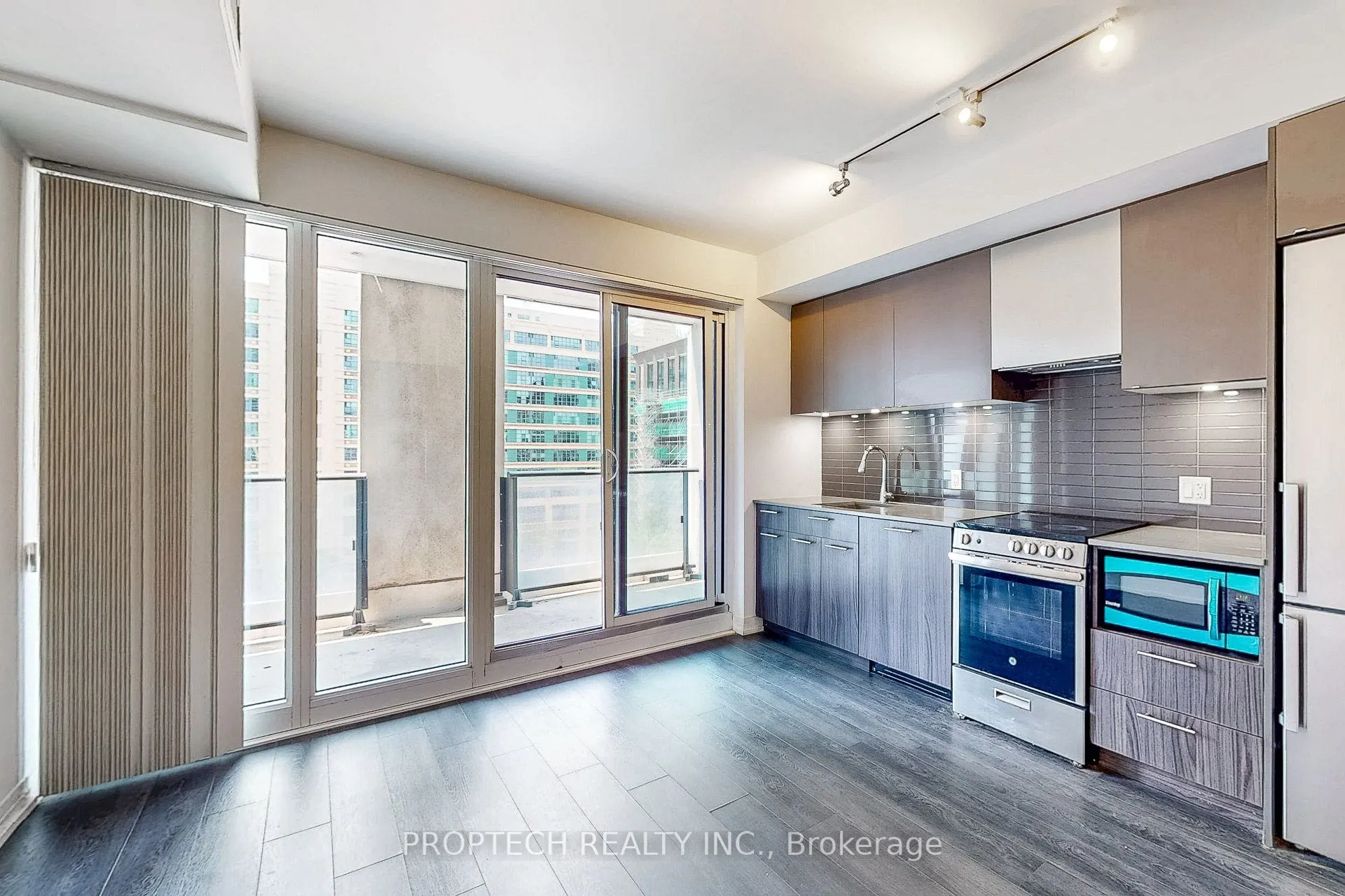 251 Jarvis Street #734