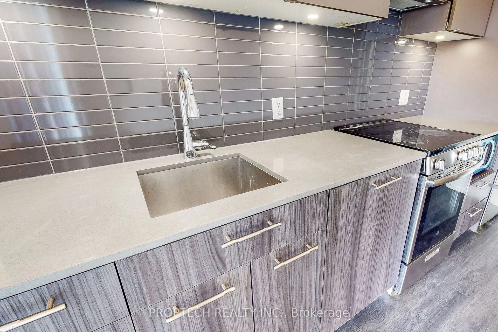 251 Jarvis Street #734