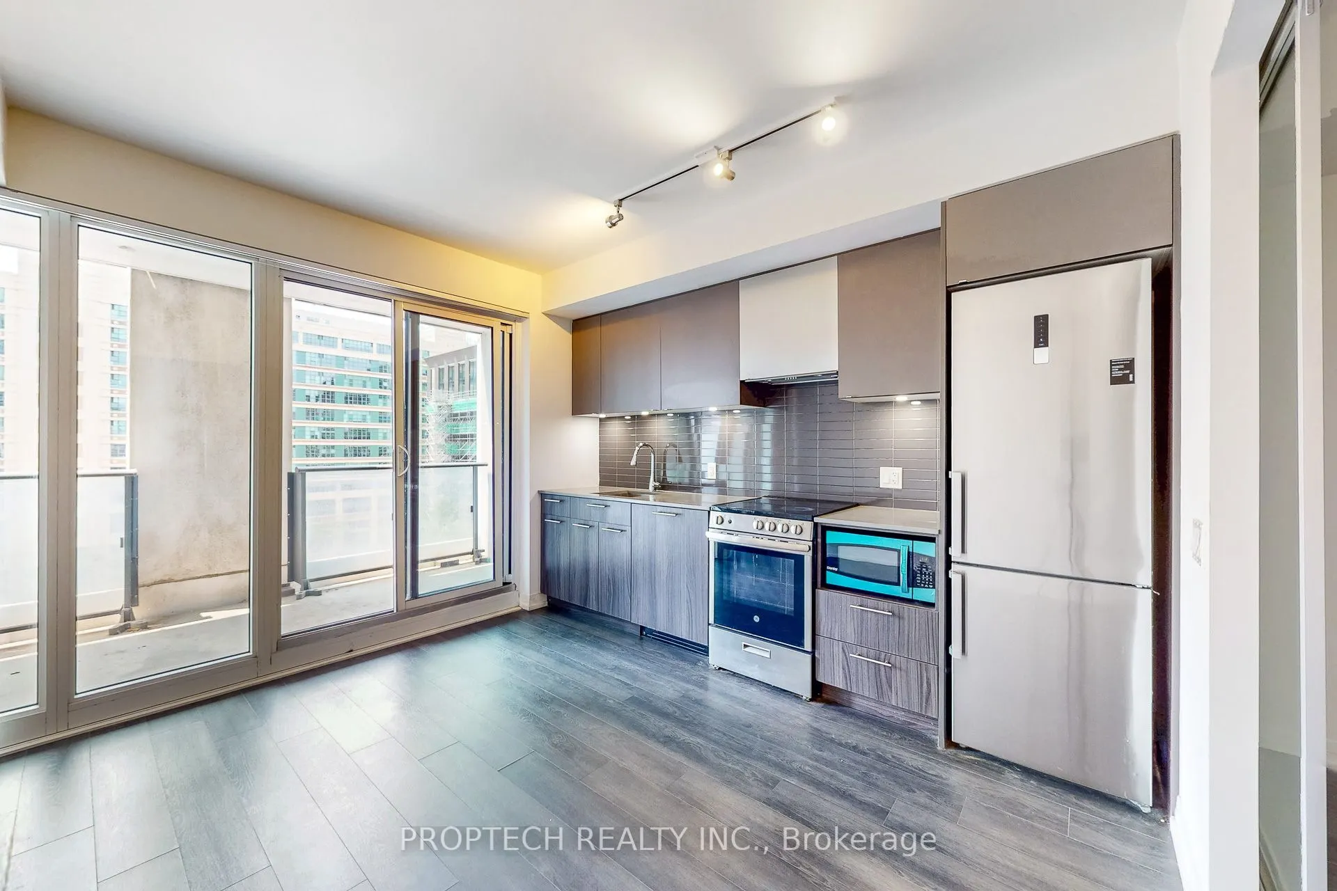 251 Jarvis Street #734