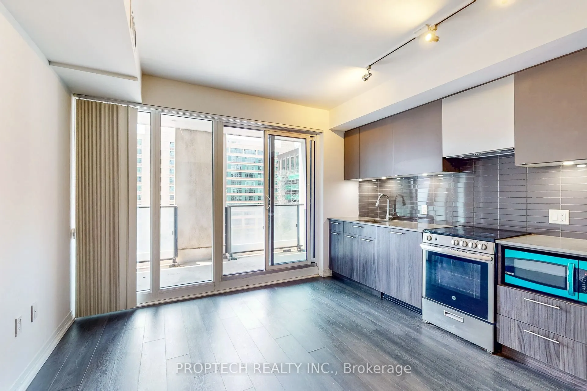 251 Jarvis Street #734