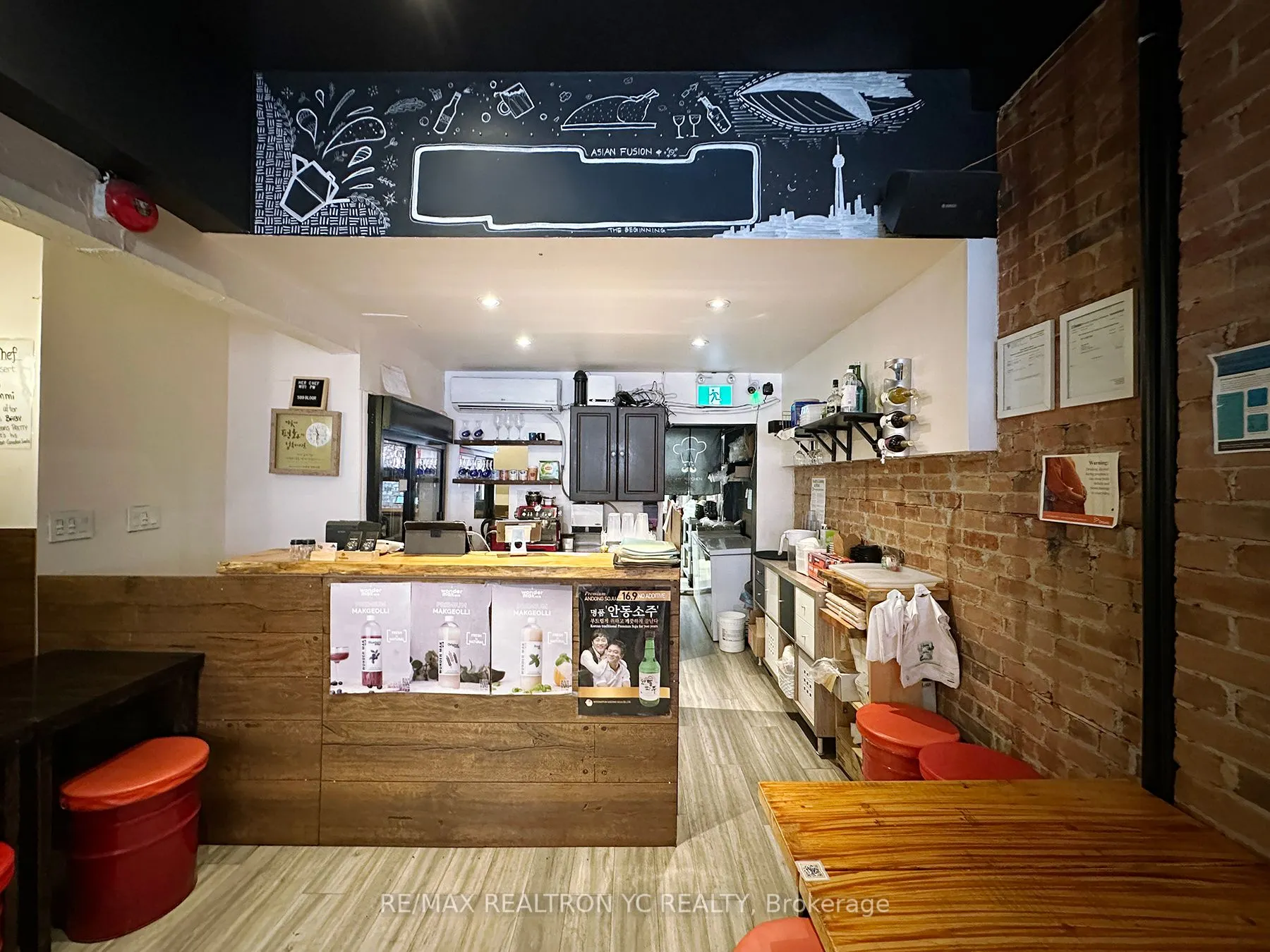 599 Bloor Street W