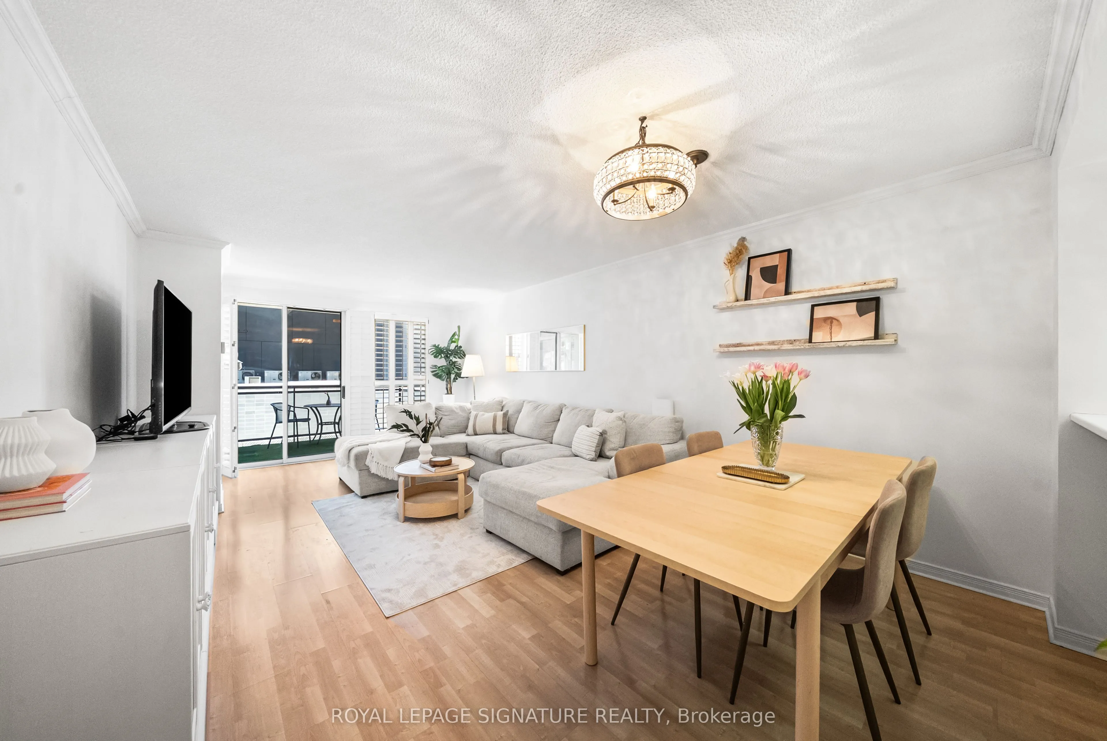18 Hollywood Avenue, #206