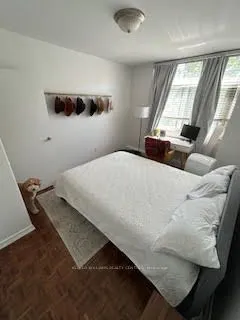 335 Lonsdale Road, #402