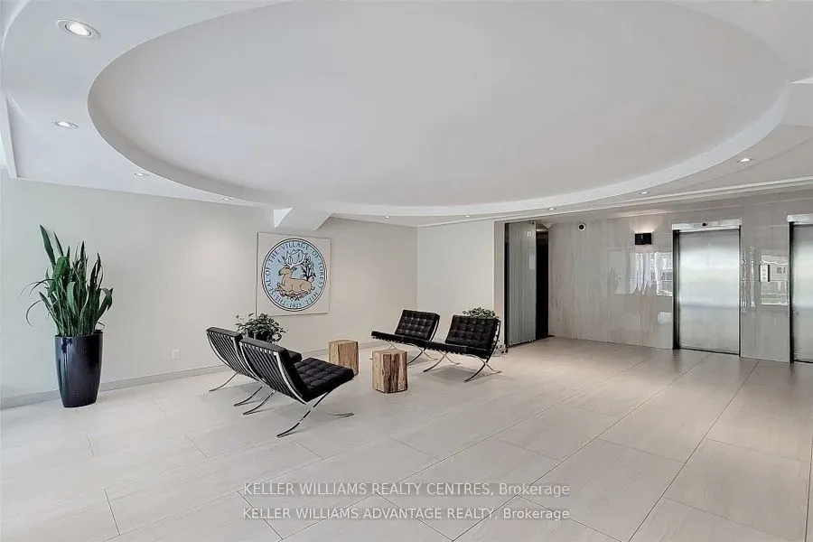 335 Lonsdale Road, #402