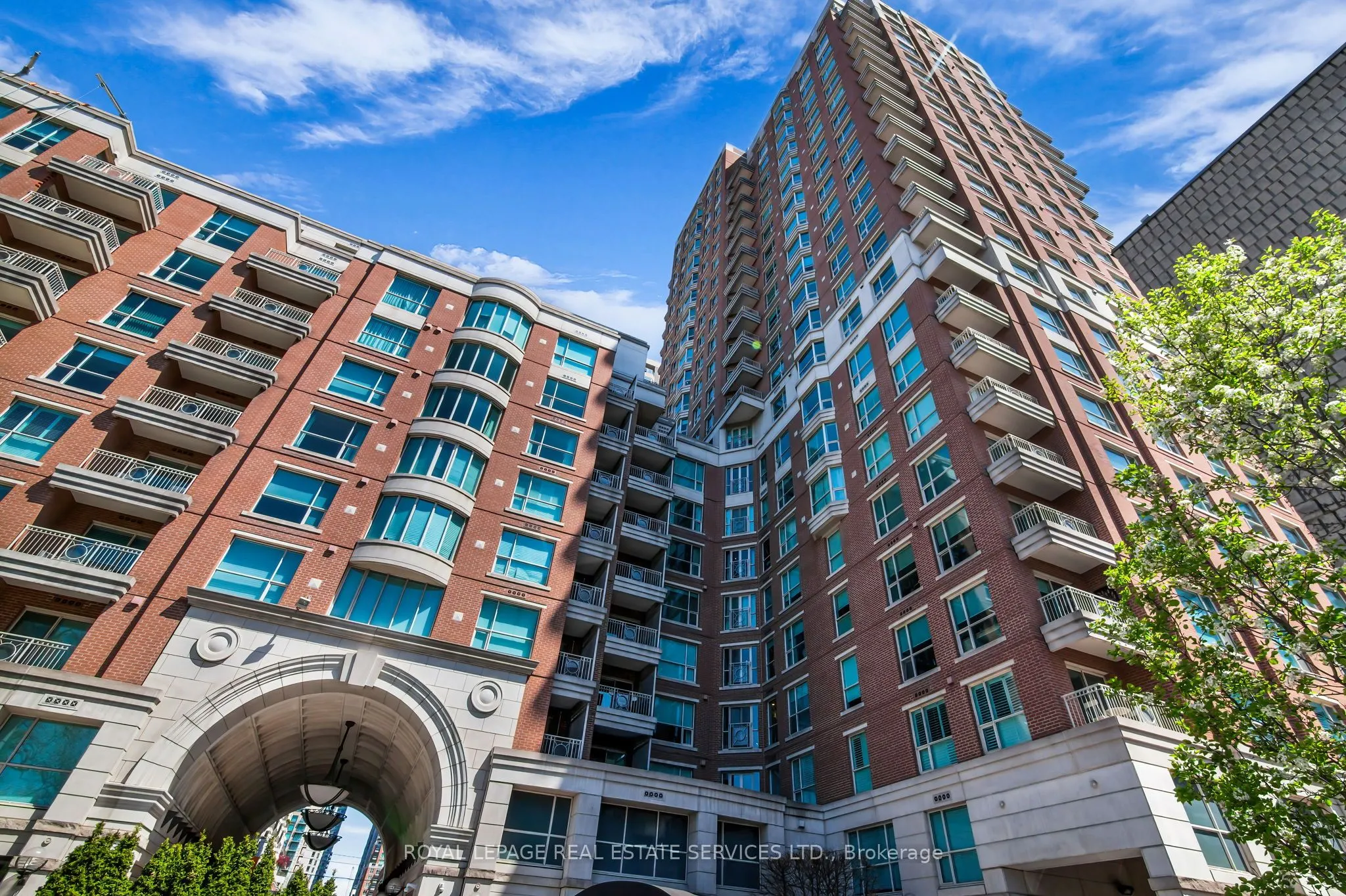 38 Avenue Road, #504