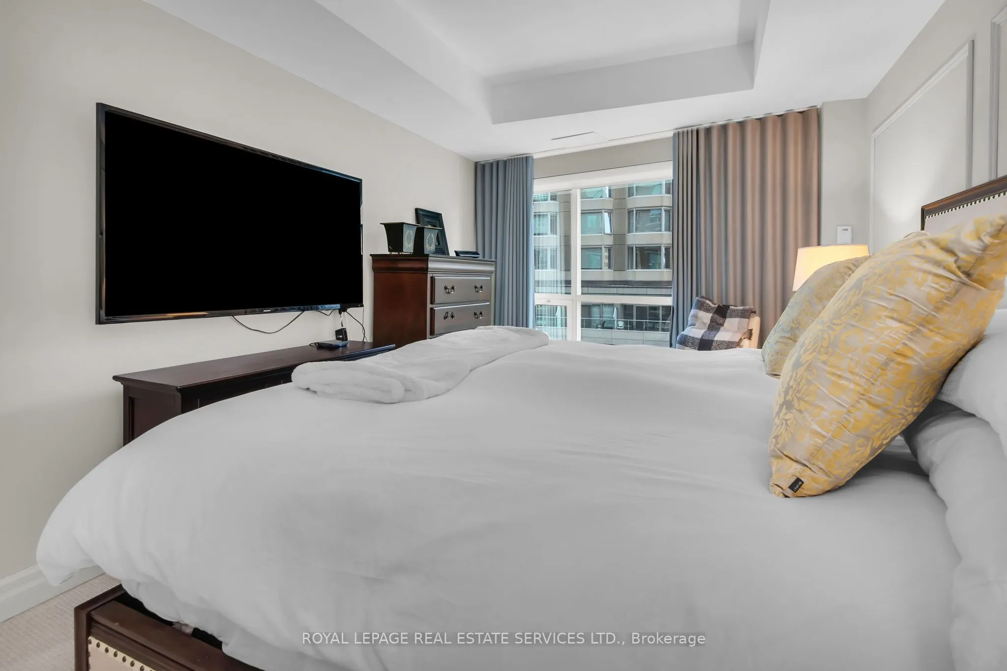 38 Avenue Road, #504